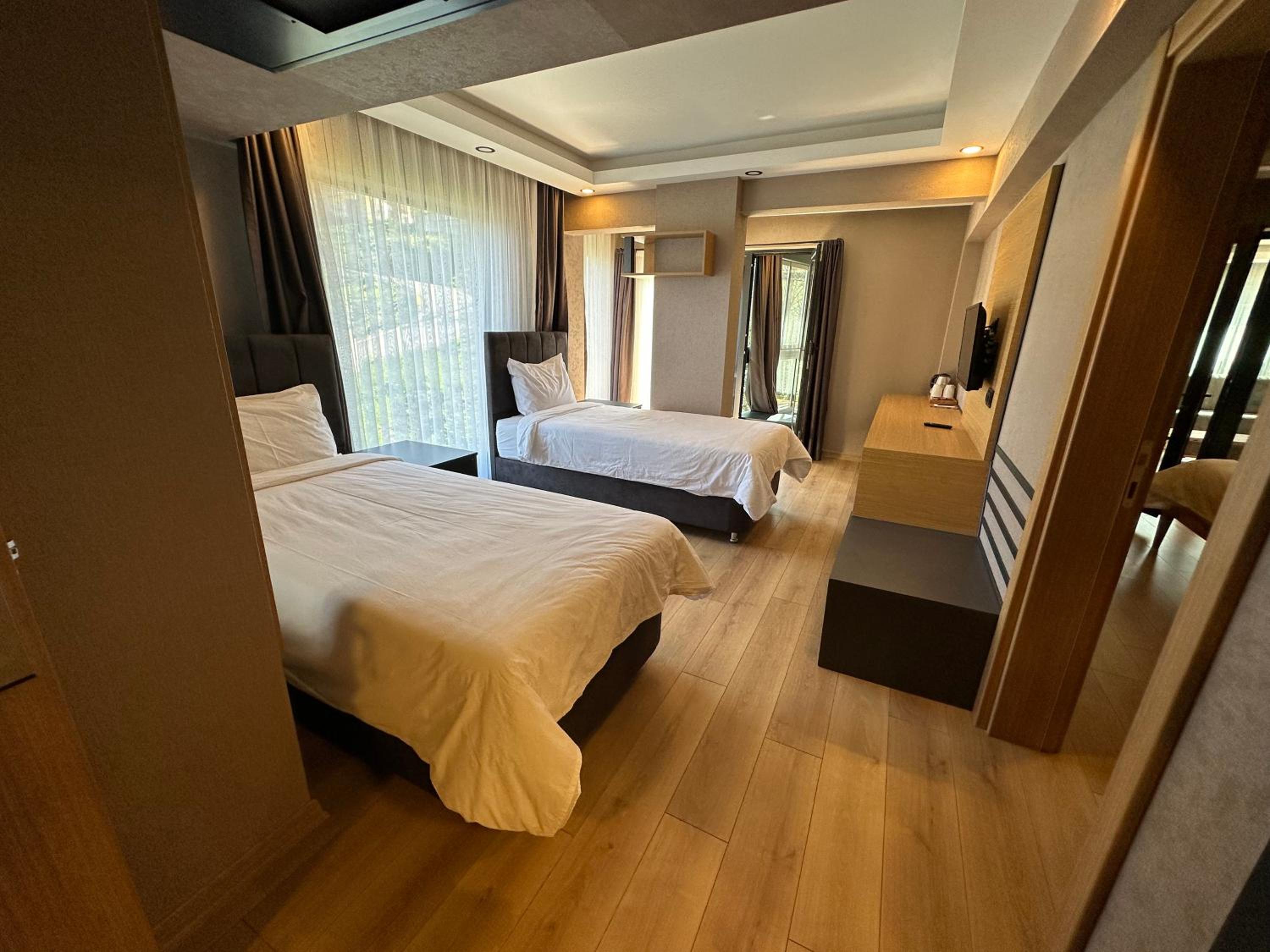 Suite with Terrace - Photo 21