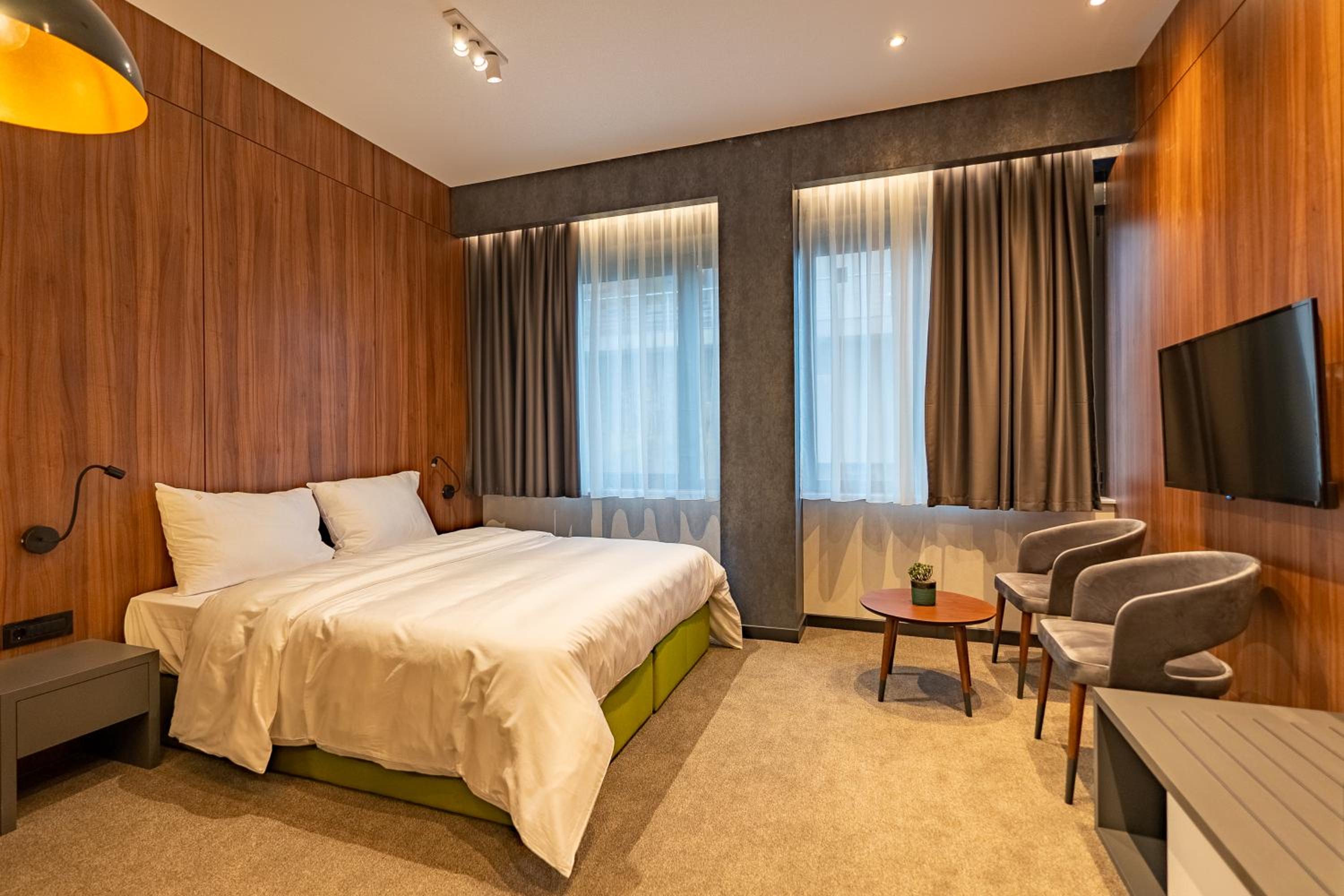 Superior King Room - Photo 1