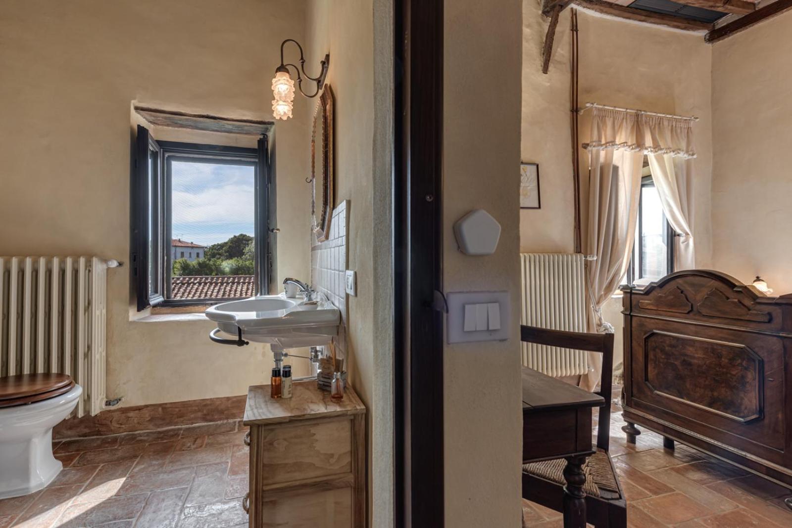 Small Double Room - Photo 2