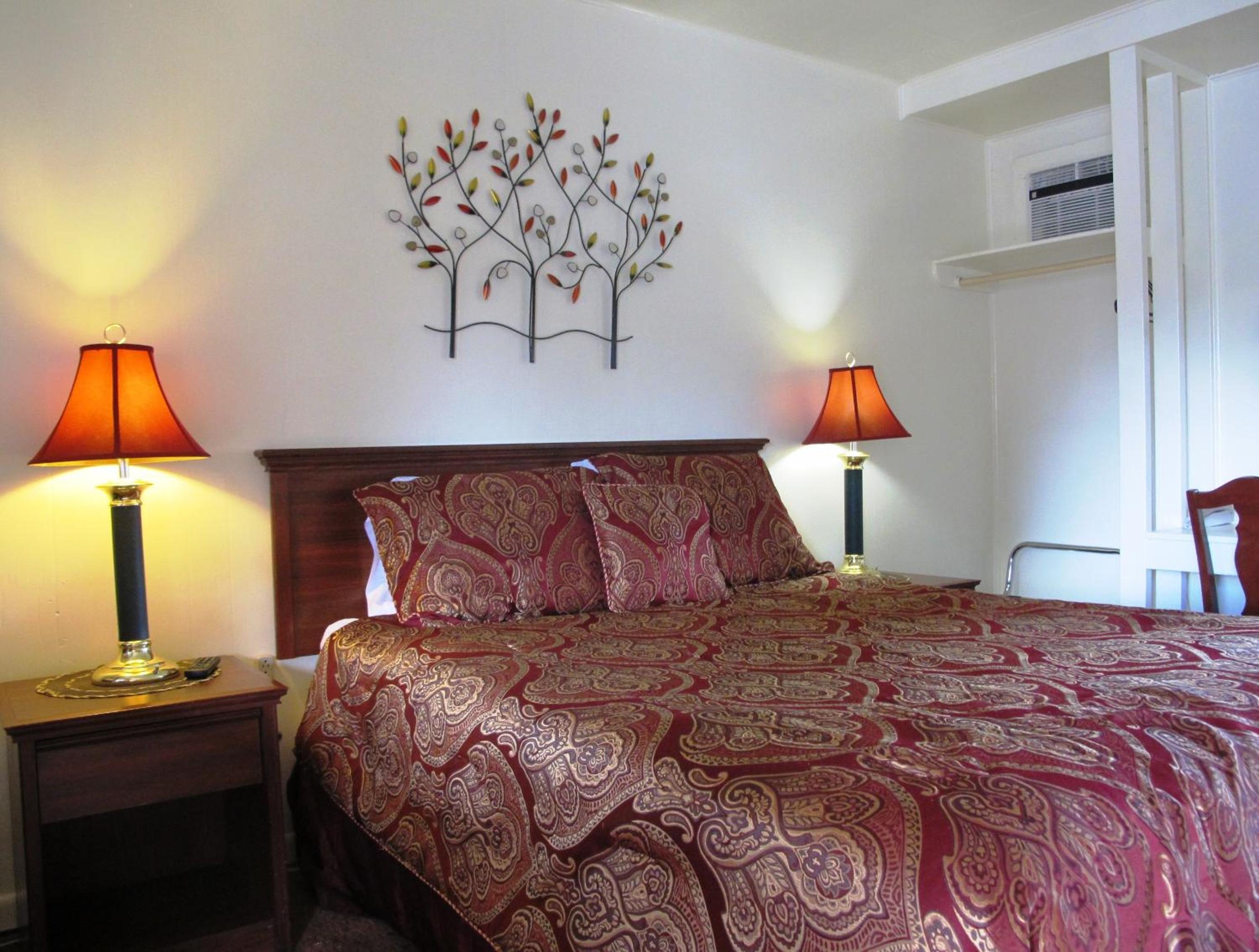 Queen Room photo 3