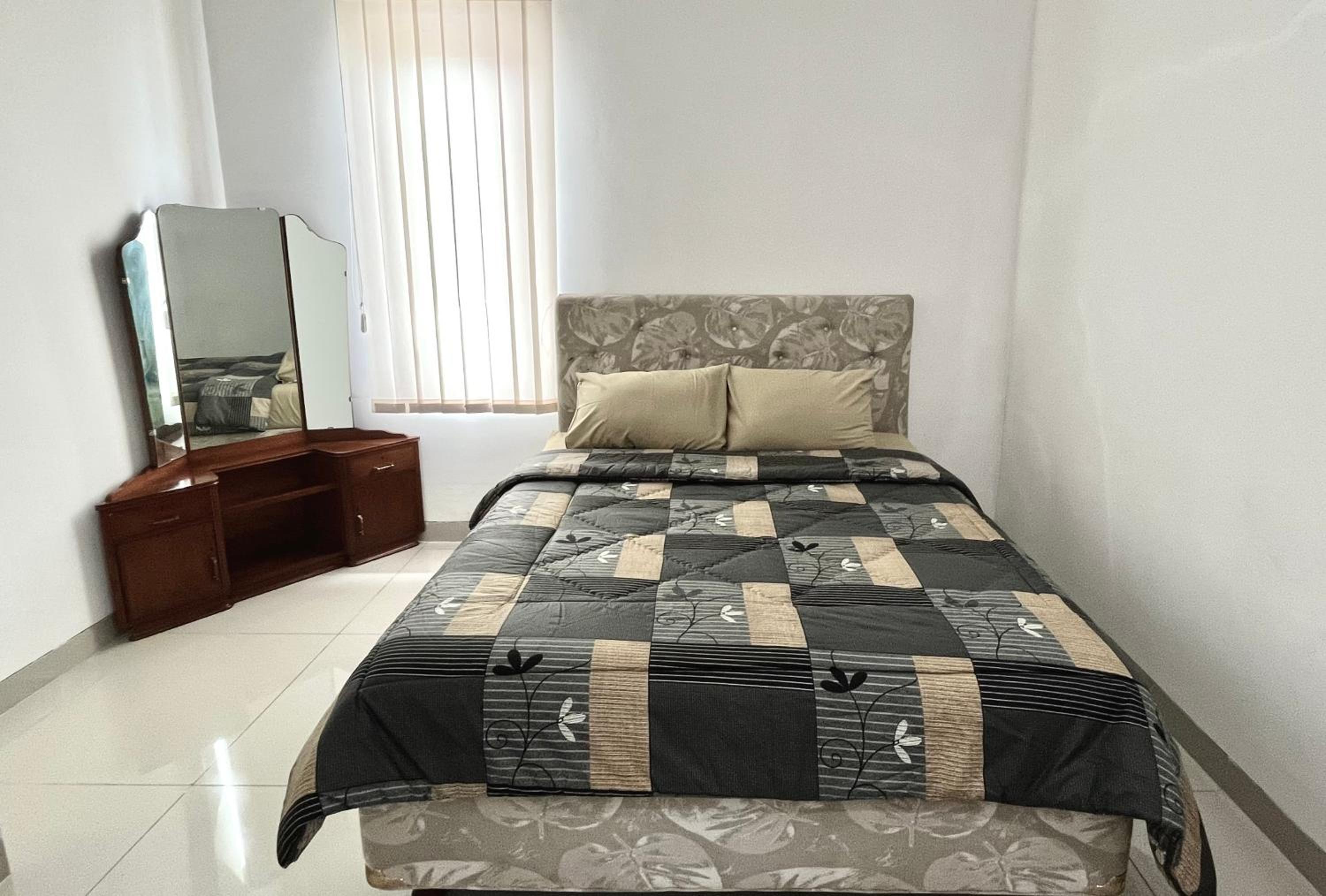 Double Room with Shared Bathroom photo 1