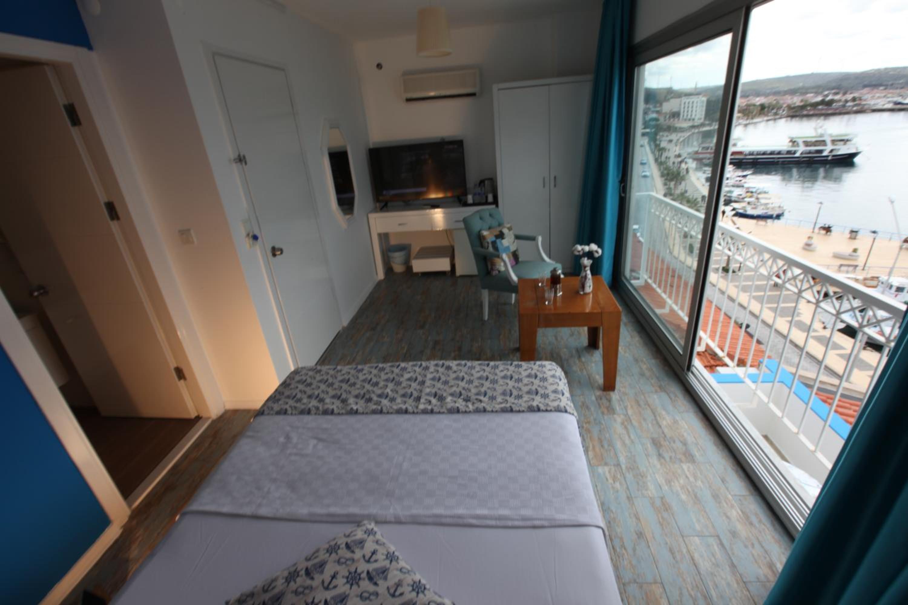 King Room with Sea View - Photo 14