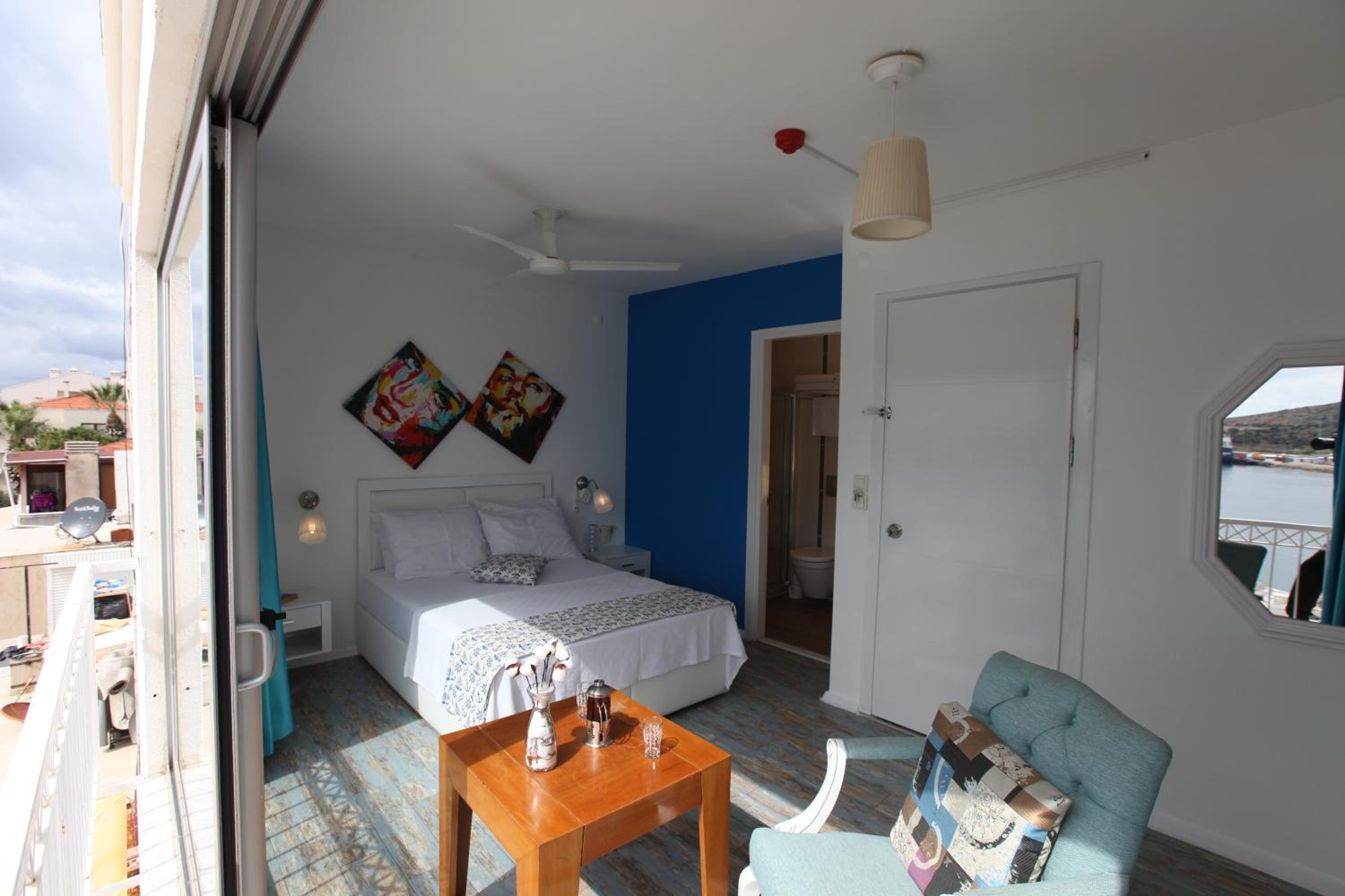 King Room with Sea View - Photo 12