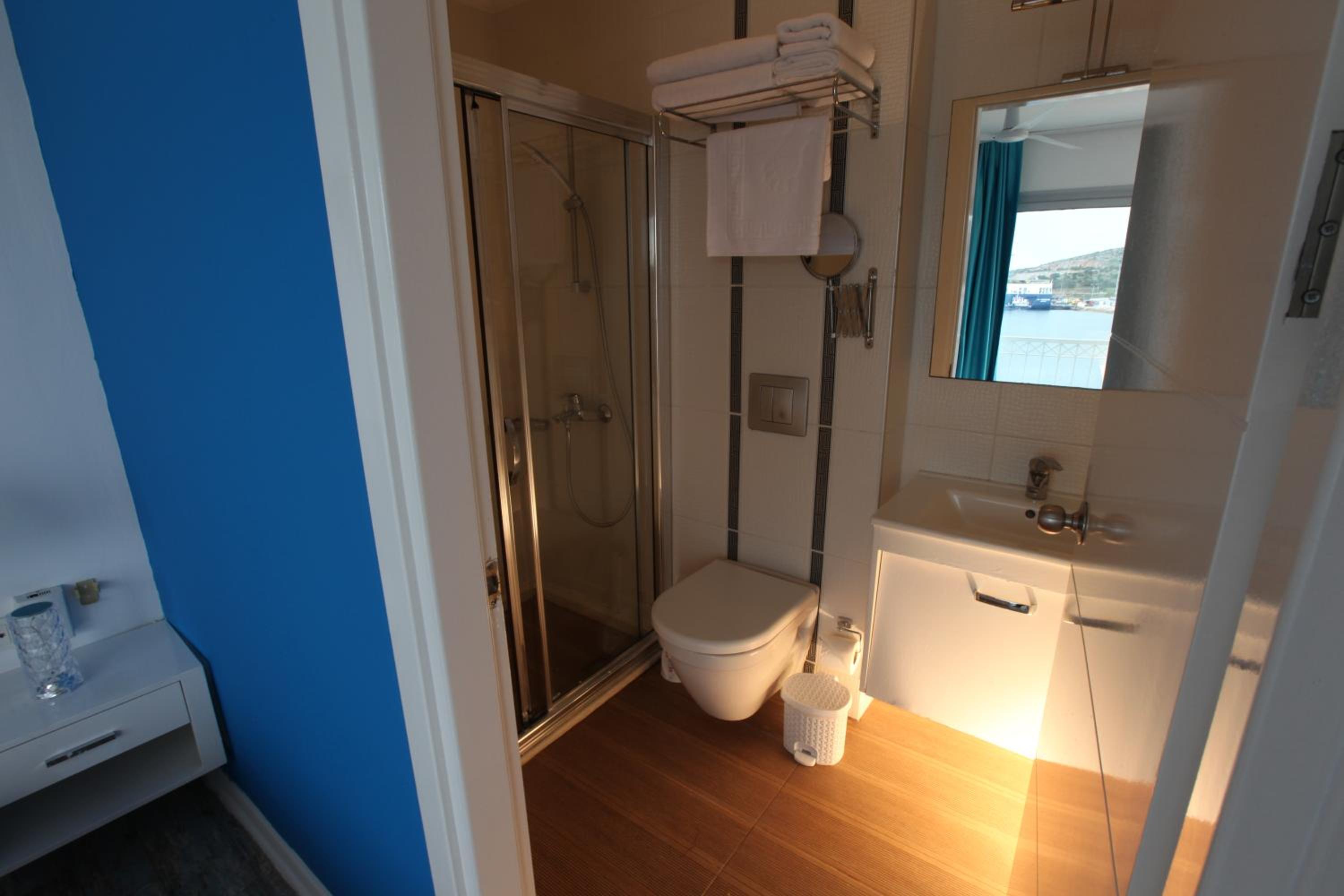 King Room with Sea View - Photo 13