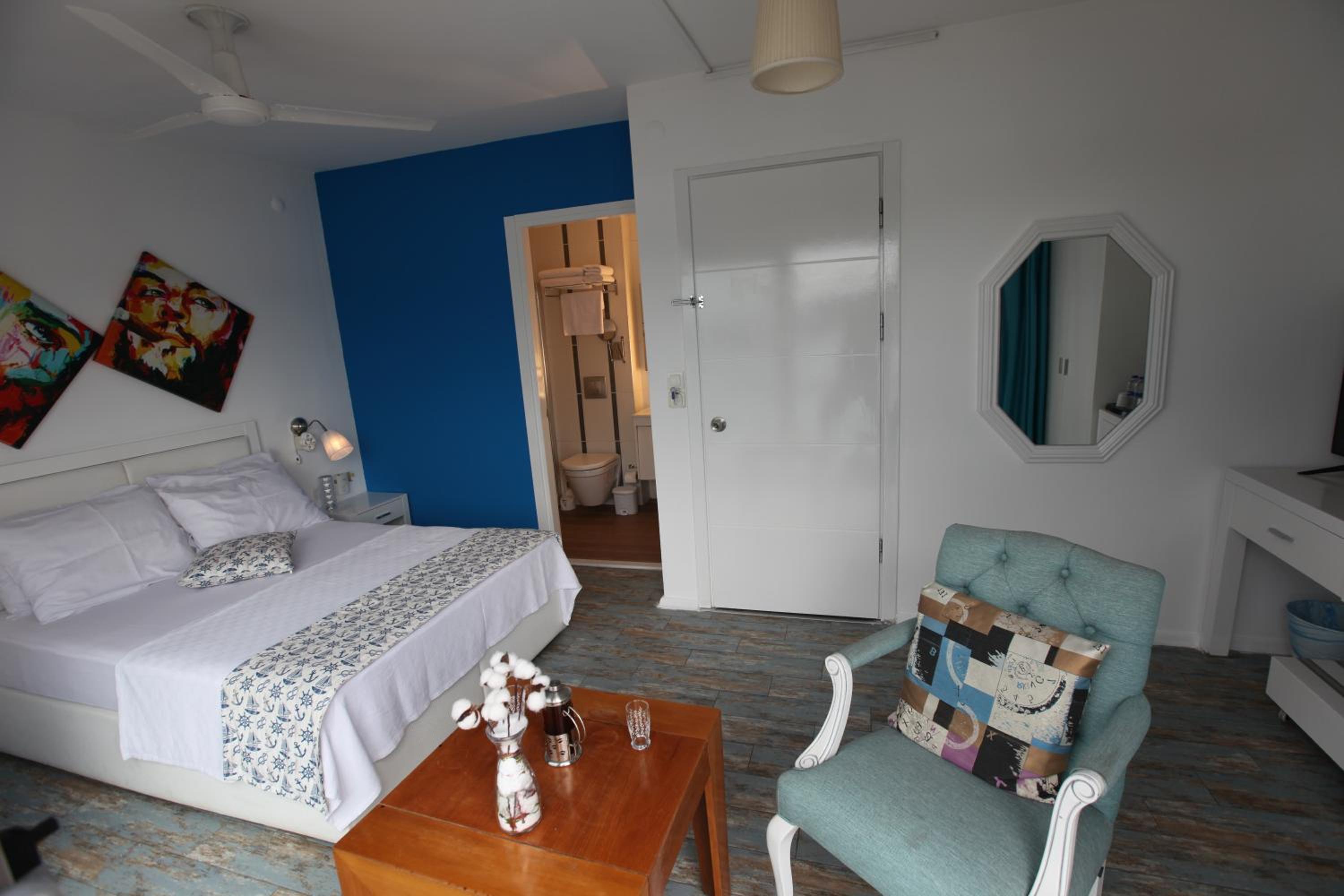 King Room with Sea View - Photo 10