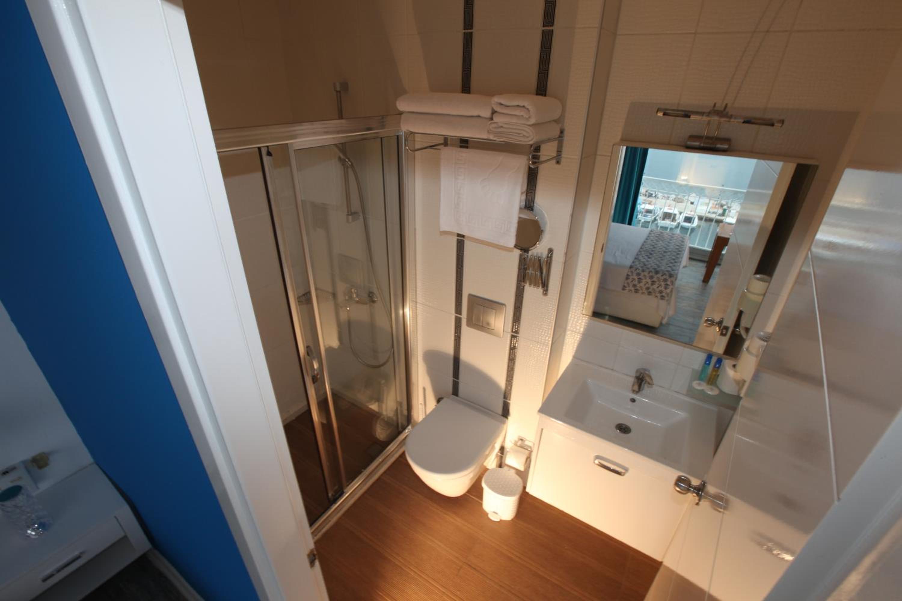 King Room with Sea View - Photo 8