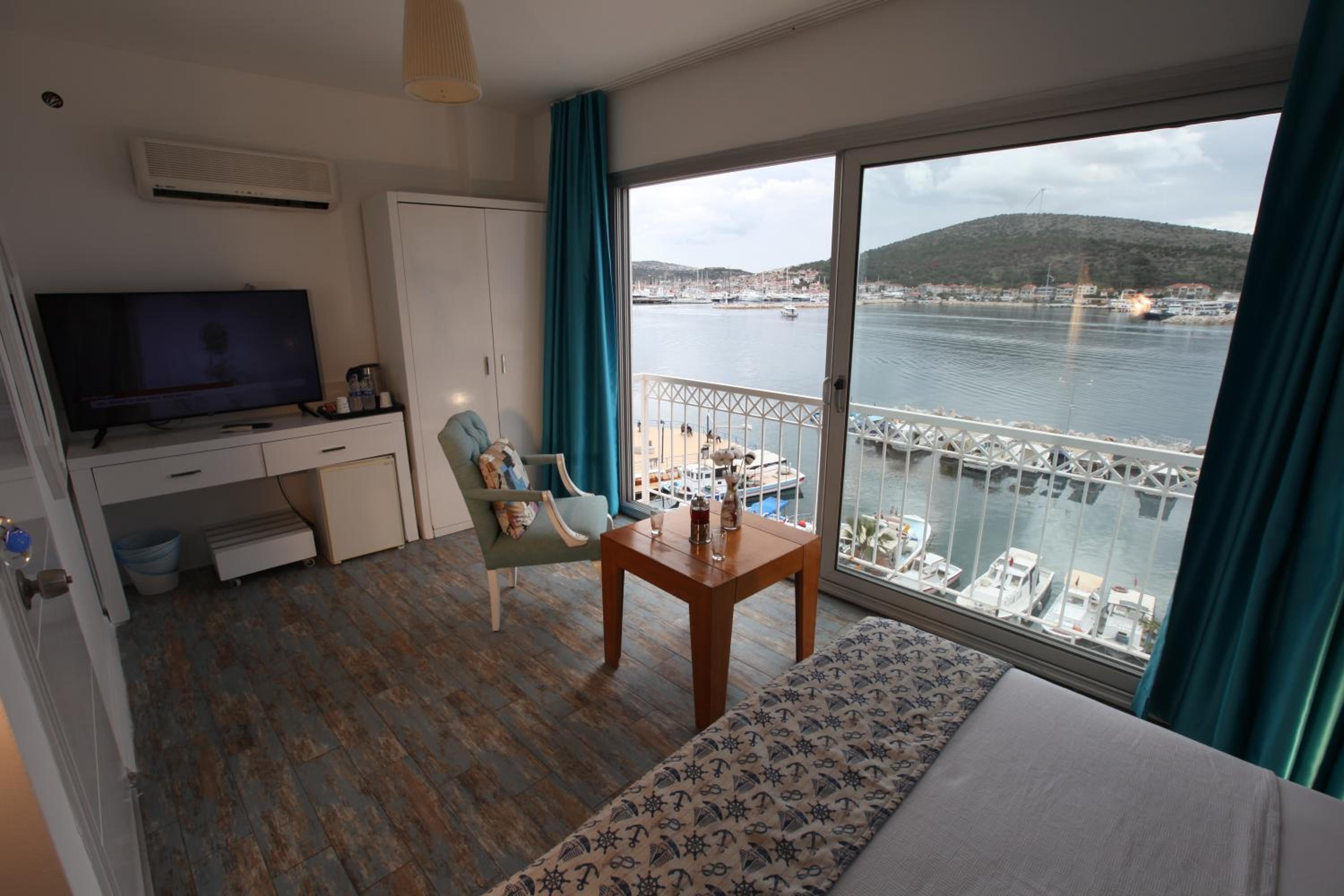 King Room with Sea View - Photo 9