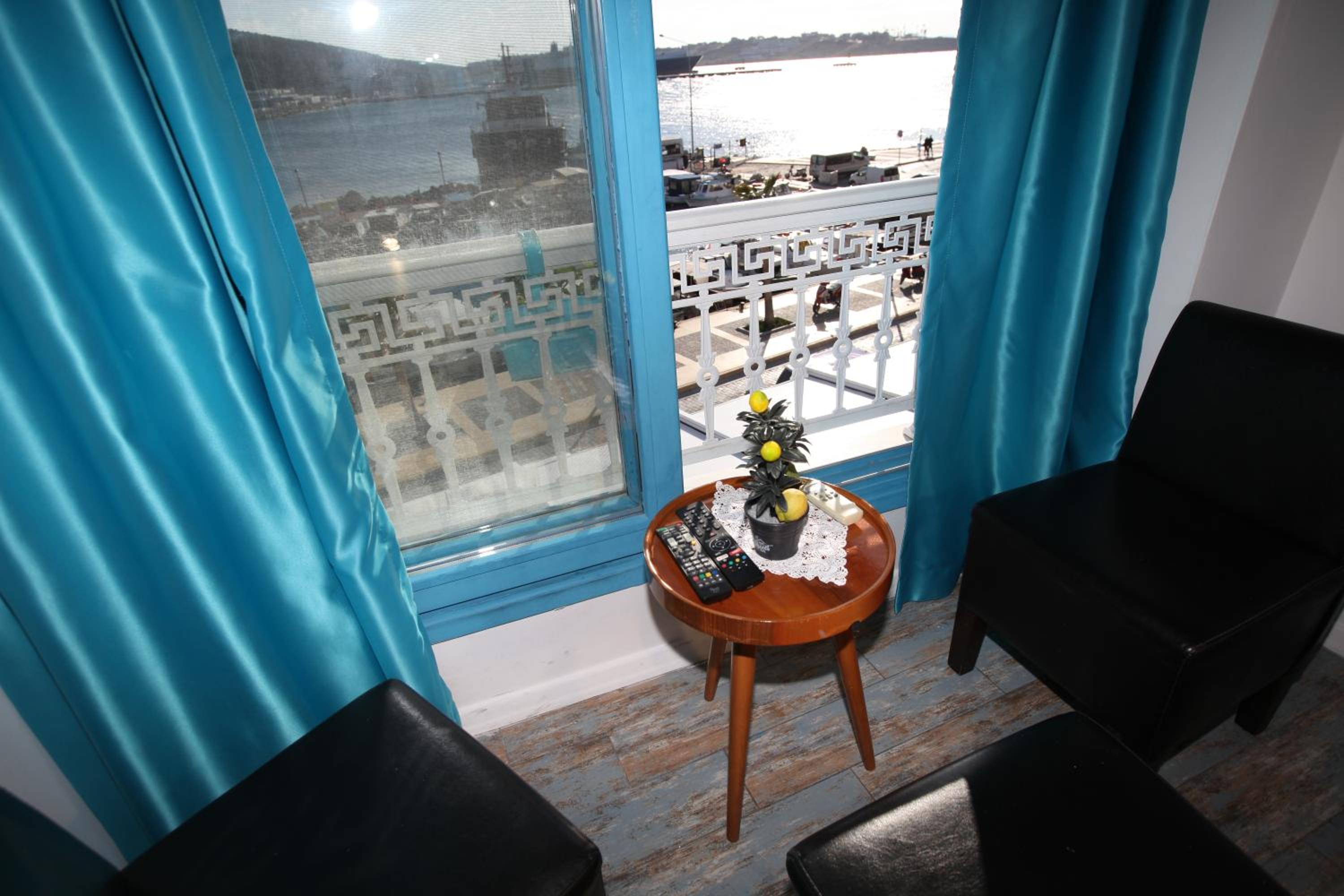 Triple Room with Sea View - Photo 2