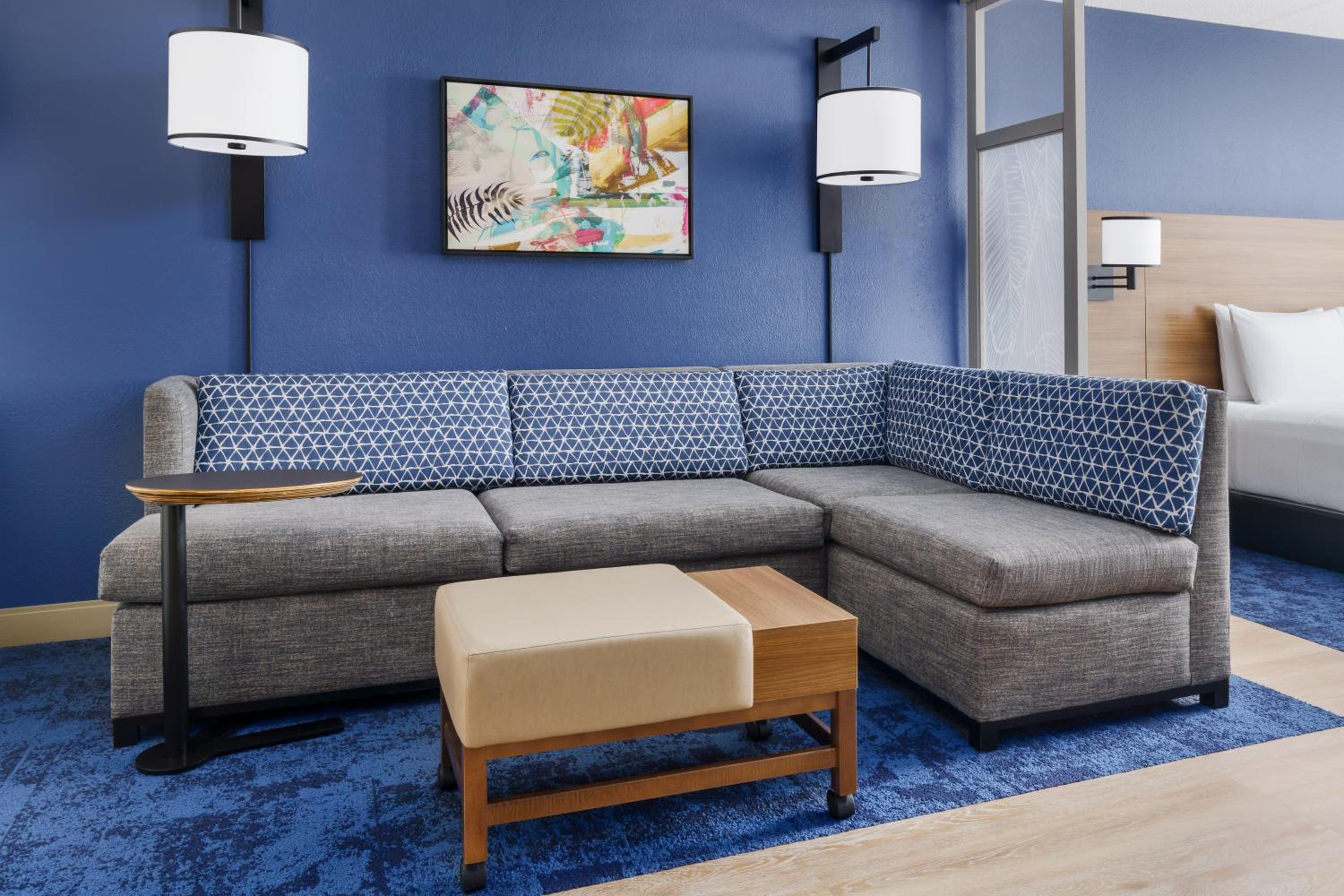 King Room with Sofa Bed photo 3
