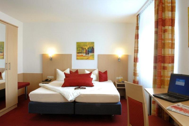 Five-Bed Room  photo 3
