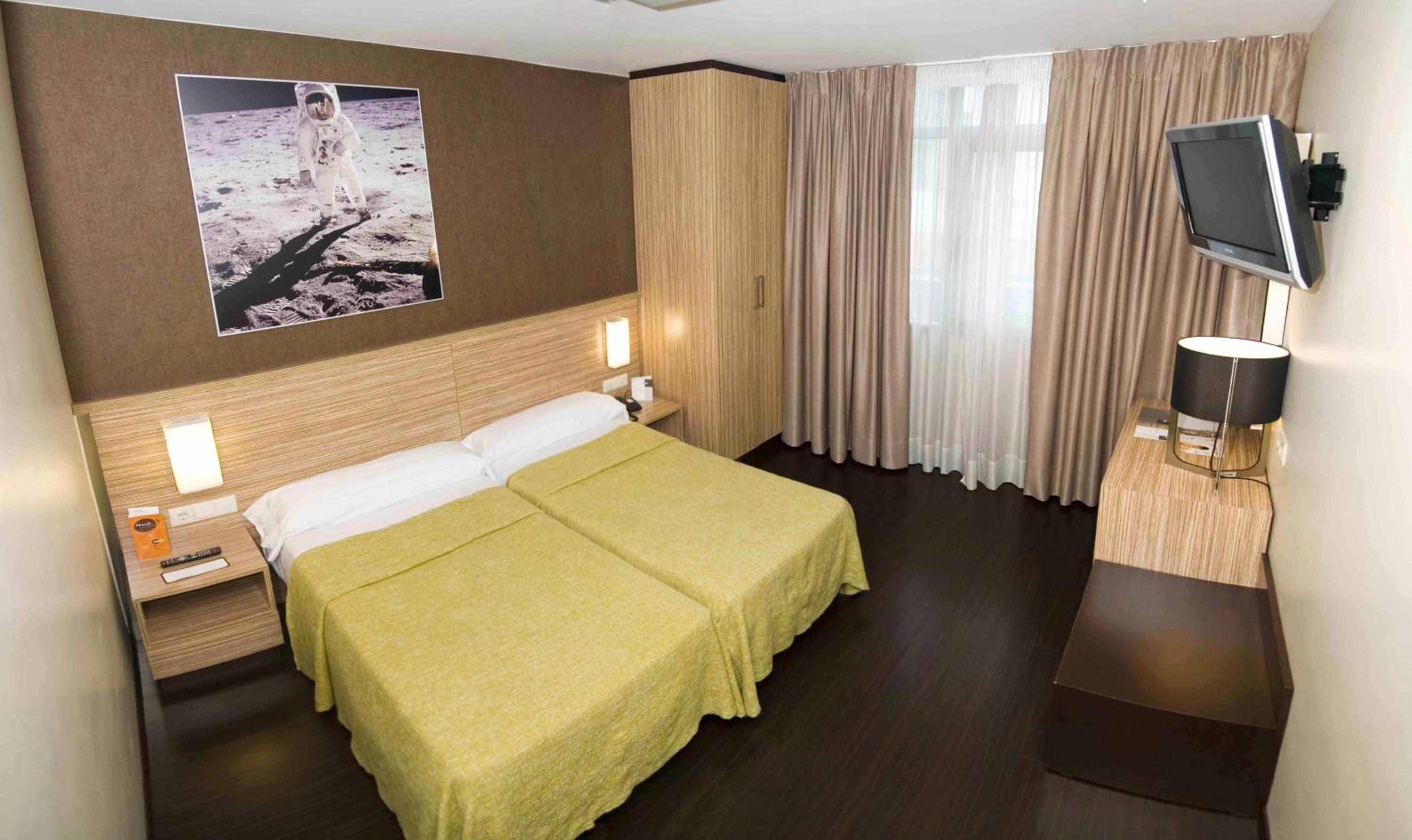 Double or Twin Room - Photo 1