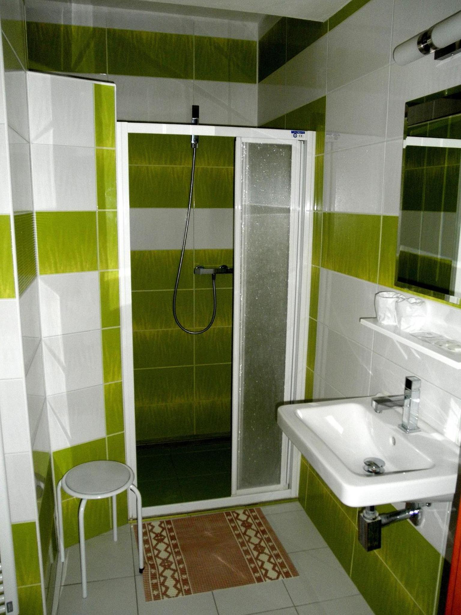 Suite - Photo 3