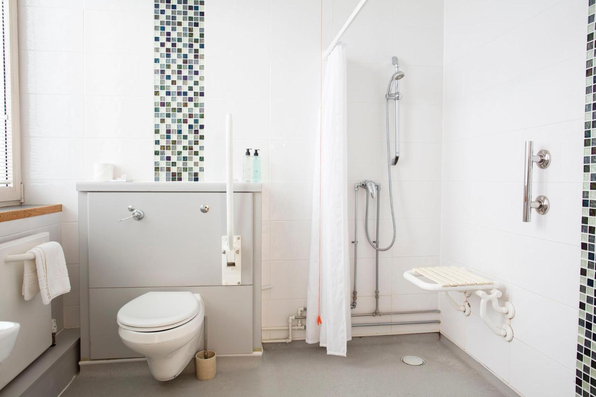 Double Room - Disability Access photo 2
