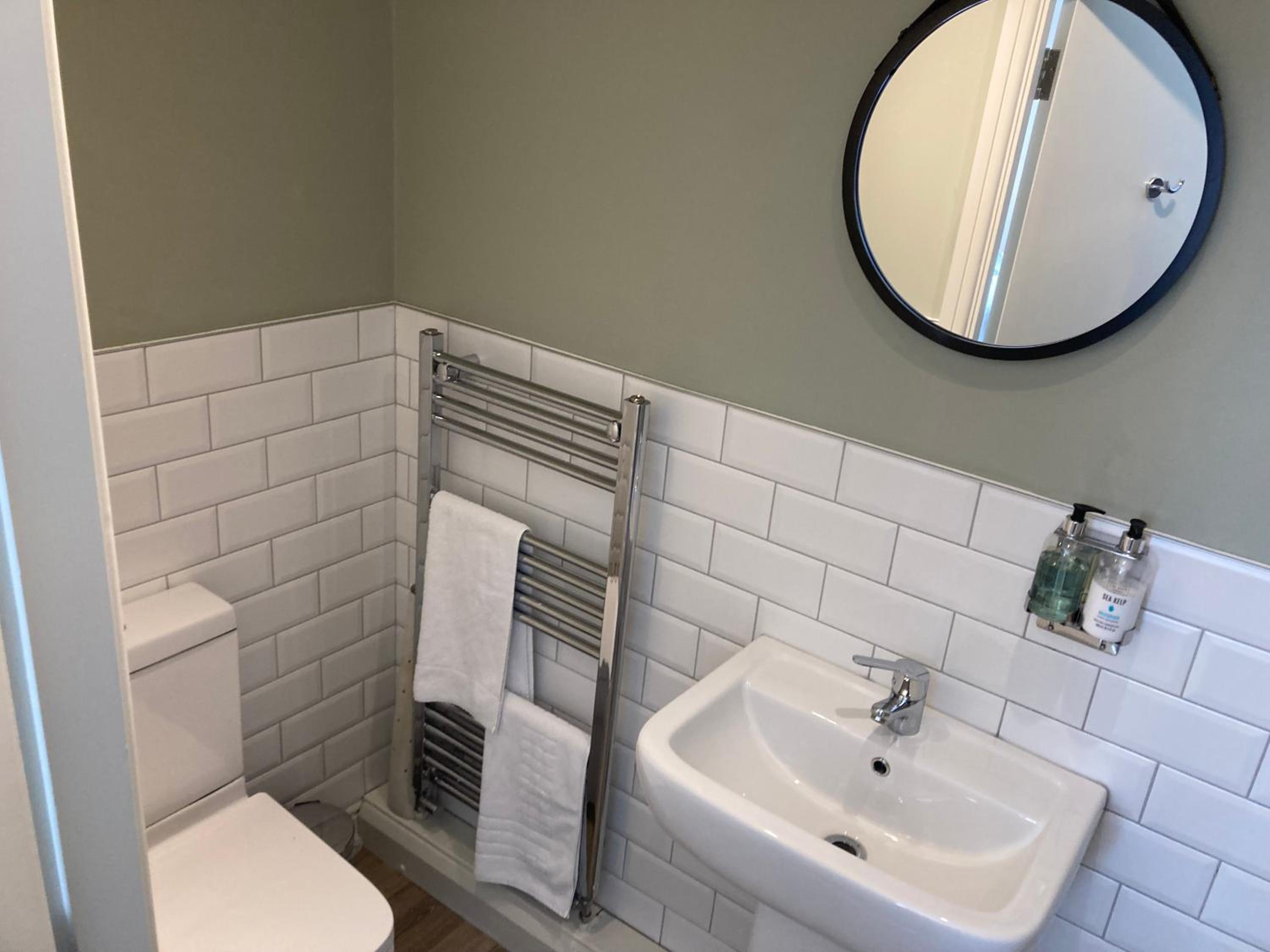 Superior Suite - Photo 7