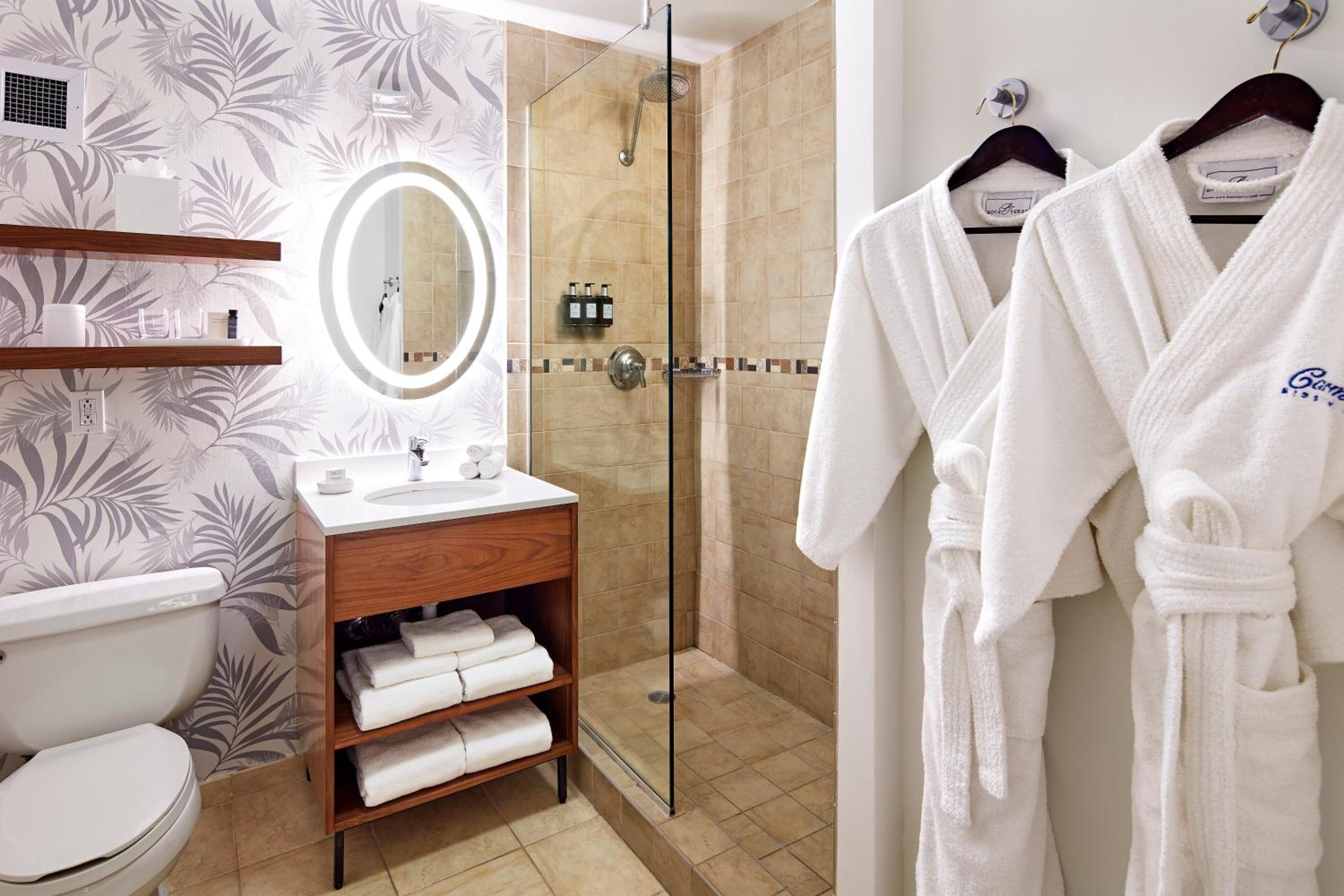 Standard King Room - Photo 2