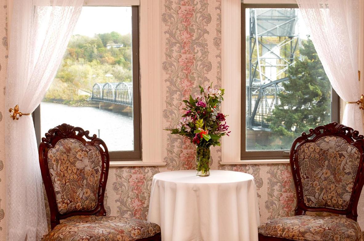 Bridgeview Suite - Photo 2