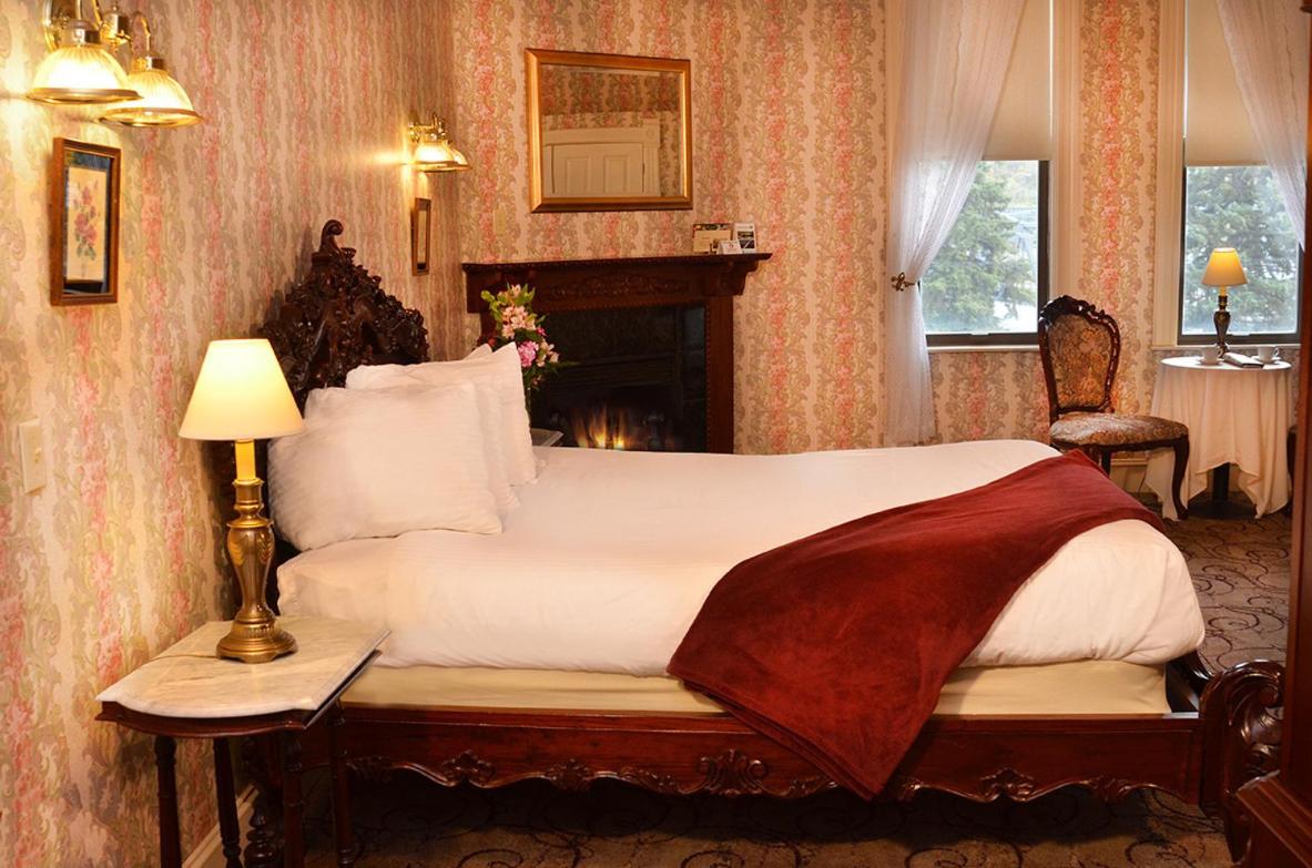 Bridgeview Suite - Photo 1
