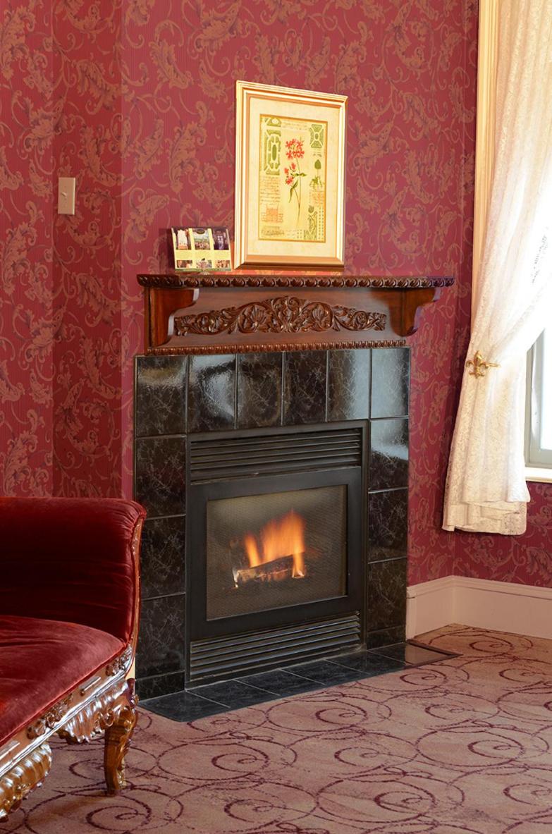 Parlor Suite - Photo 3