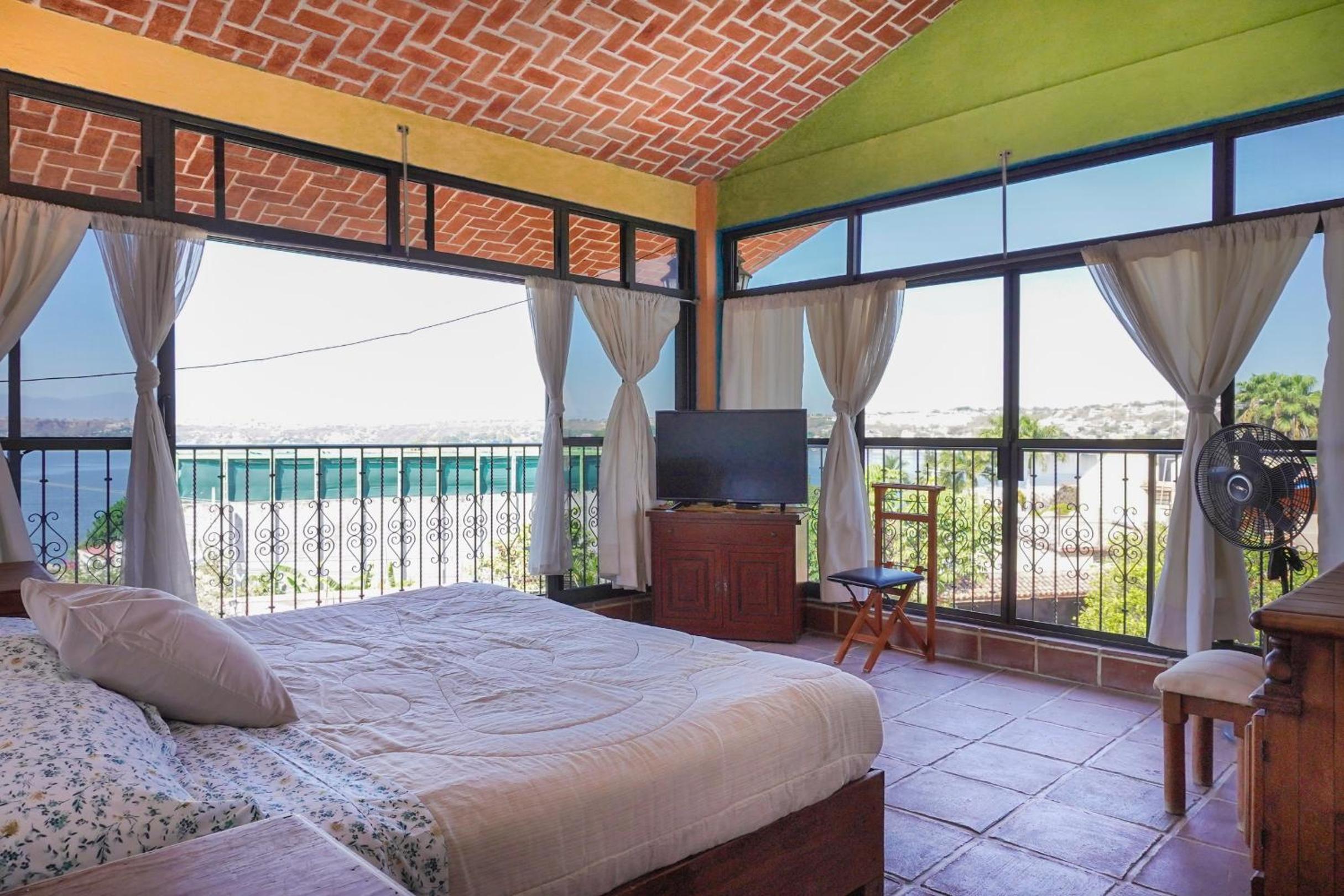 Four-Bedroom House photo 1