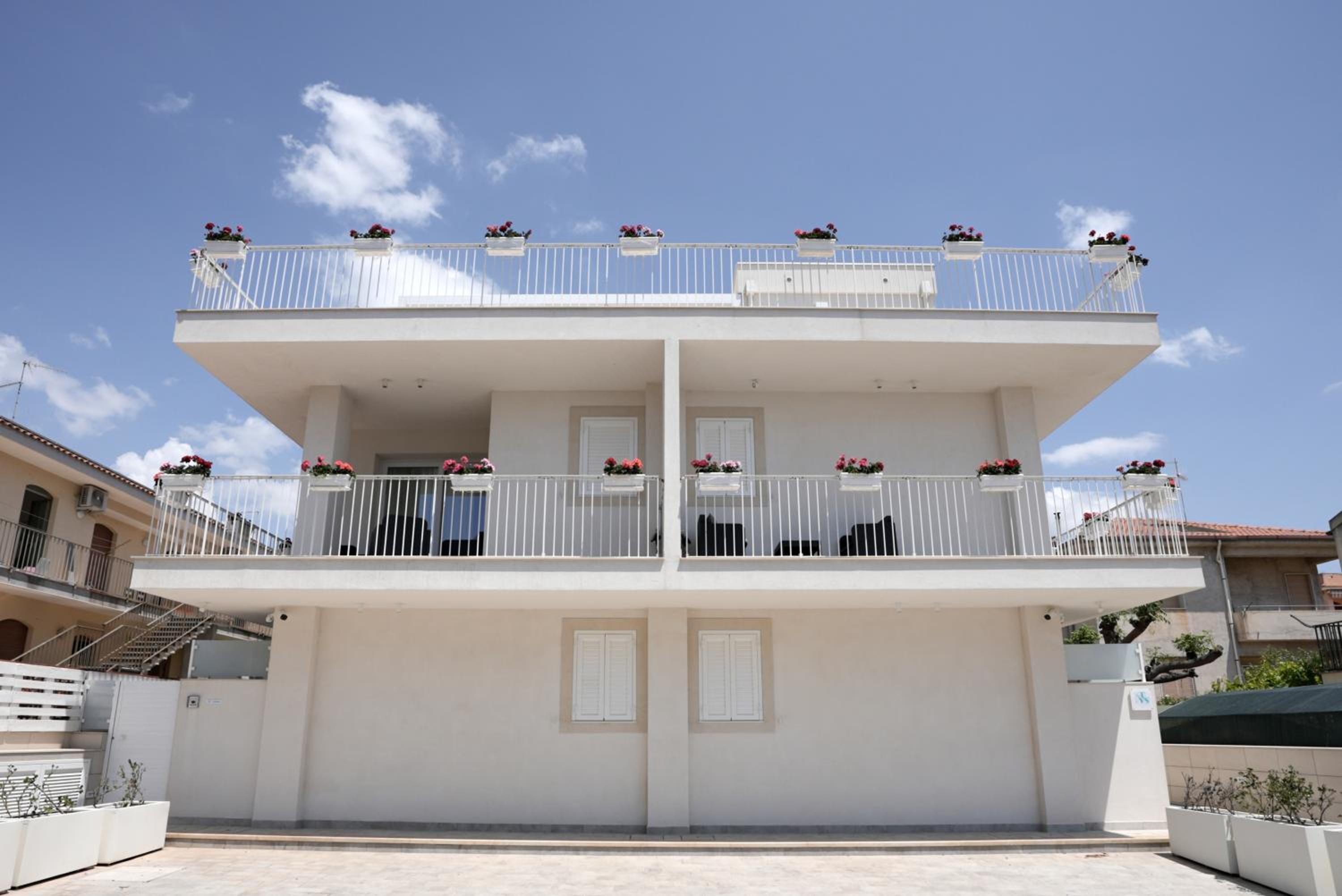 Apartment with Balcony photo 2