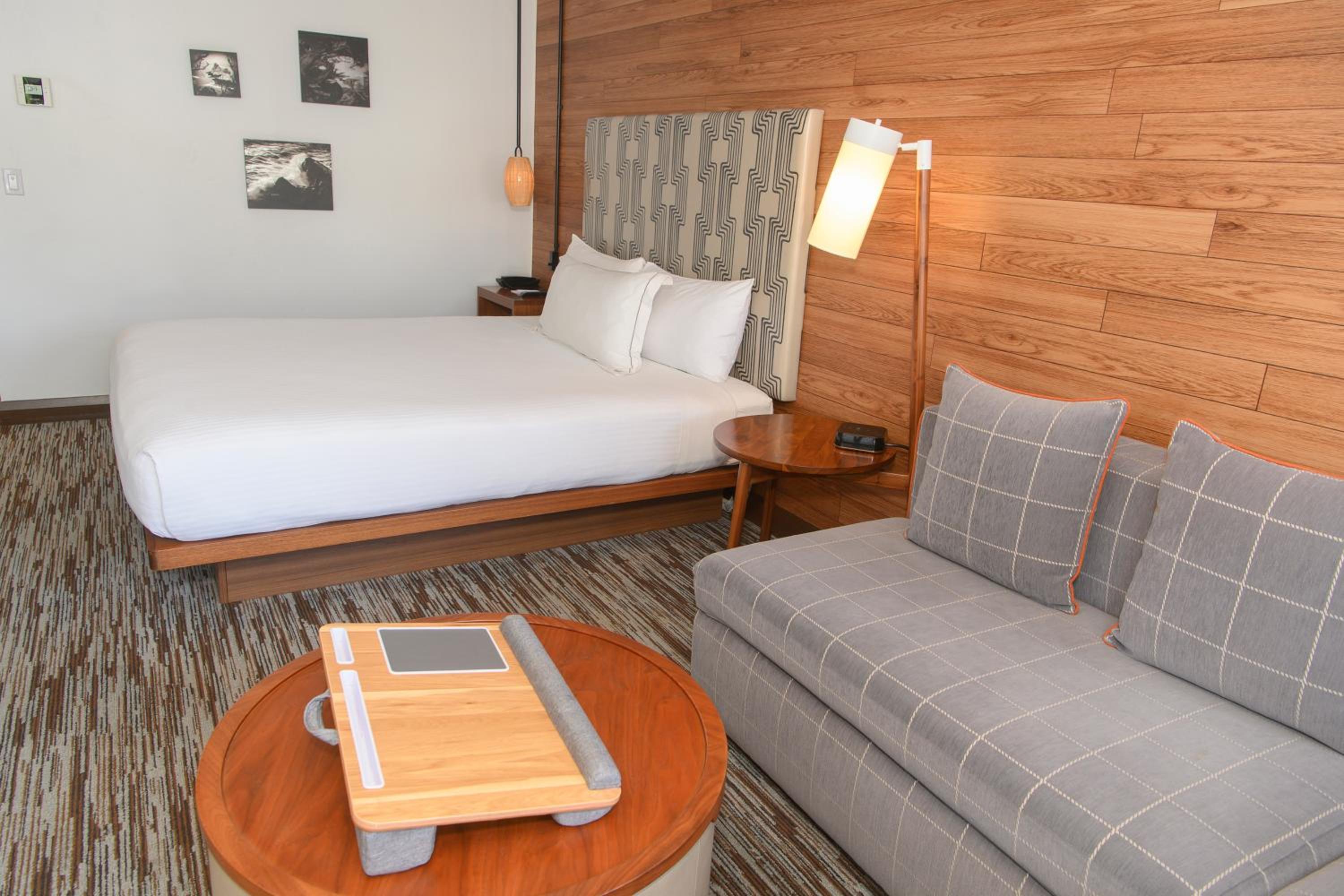 Deluxe King Room - Photo 3