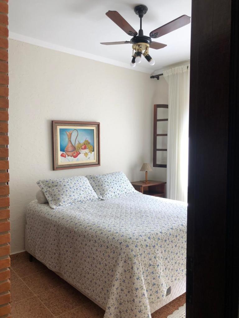Five-Bedroom House photo 1