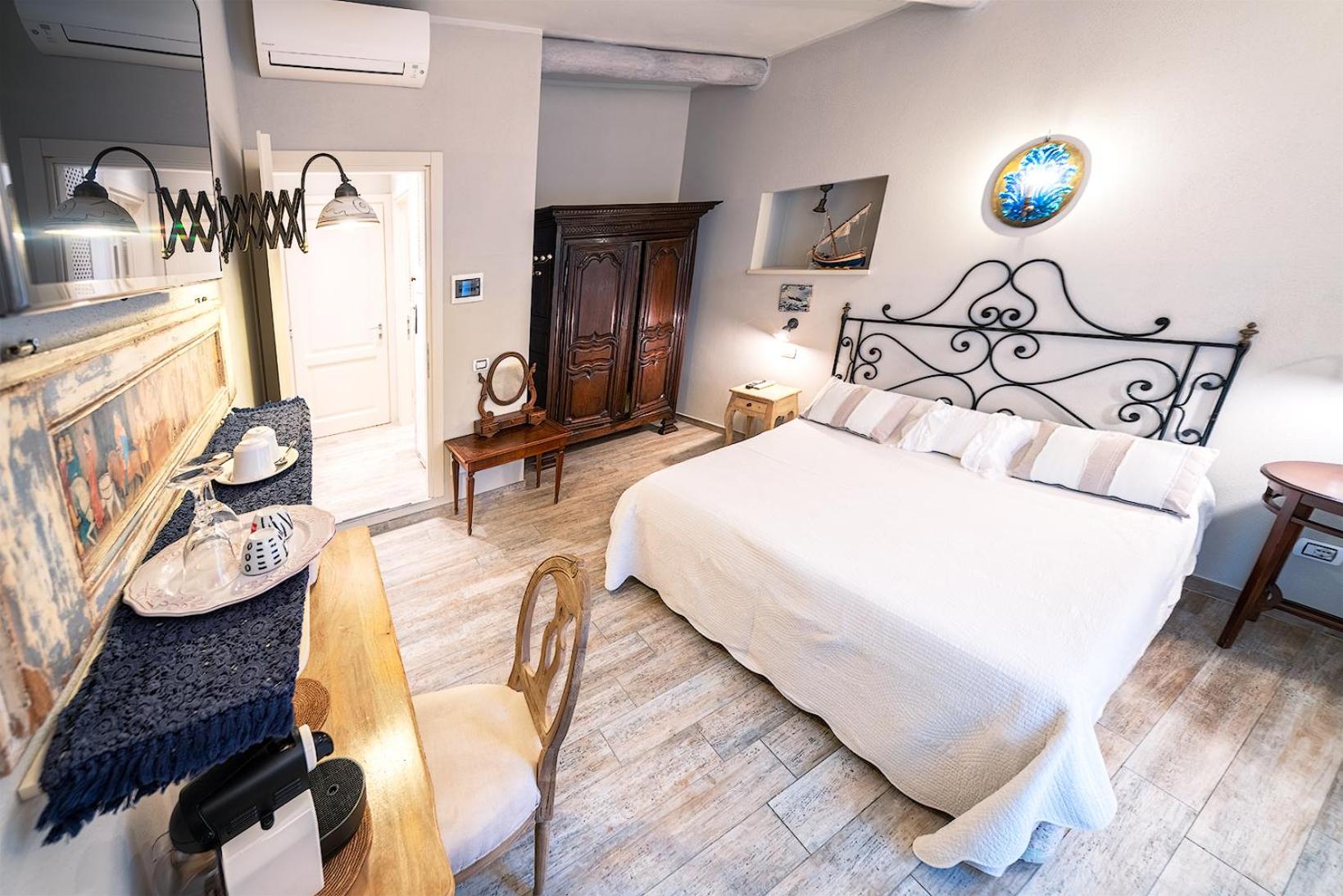 Double Room with Private Bathroom Bosco