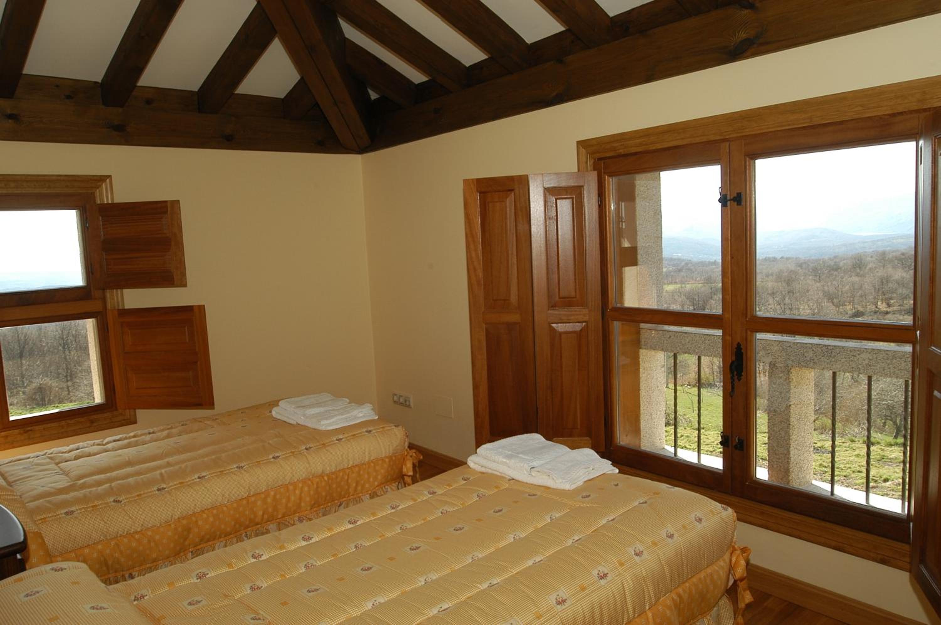 Two-Bedroom House photo 3