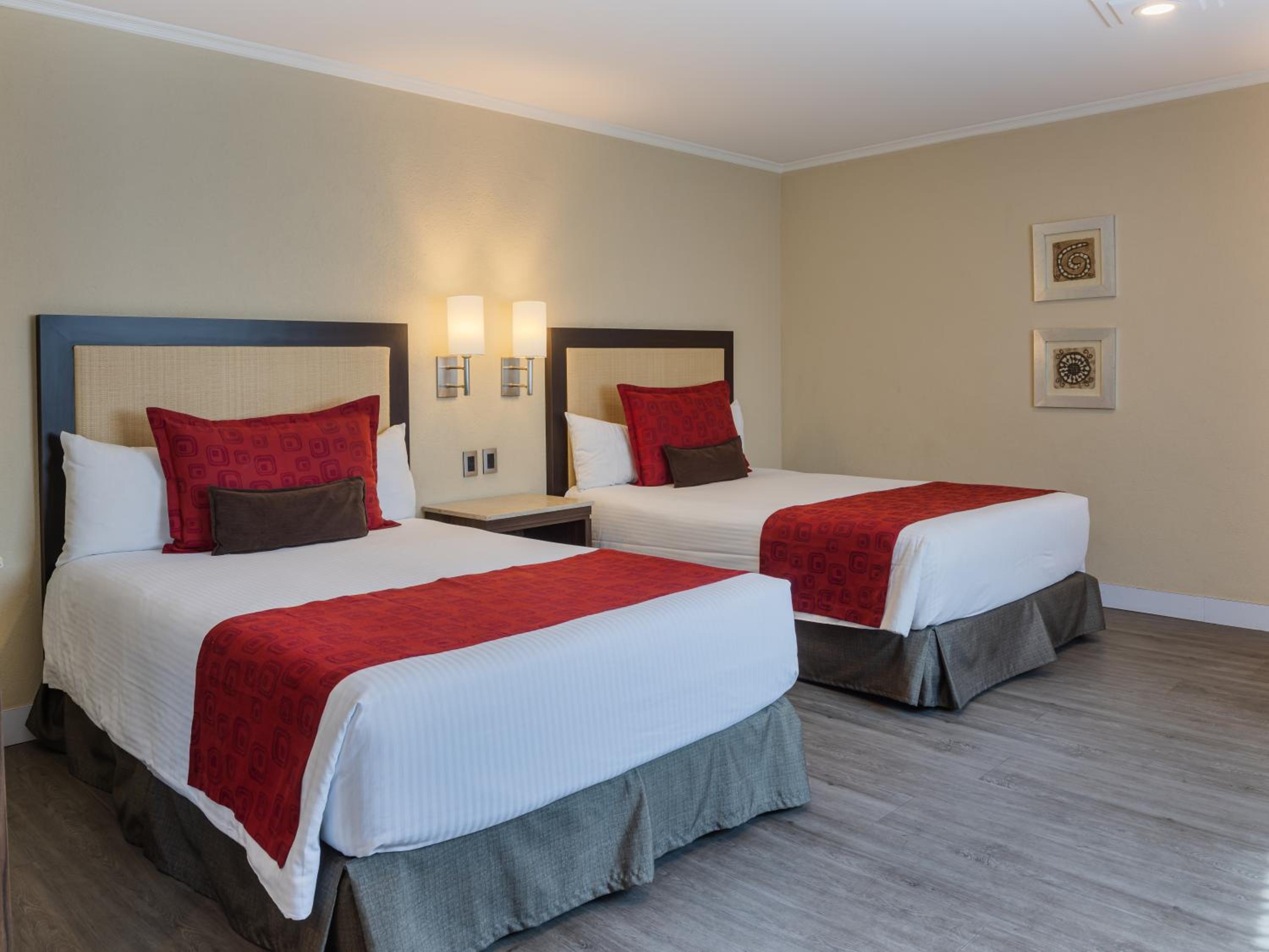 Double Room with Two Double Beds - Non-Smoking photo 2