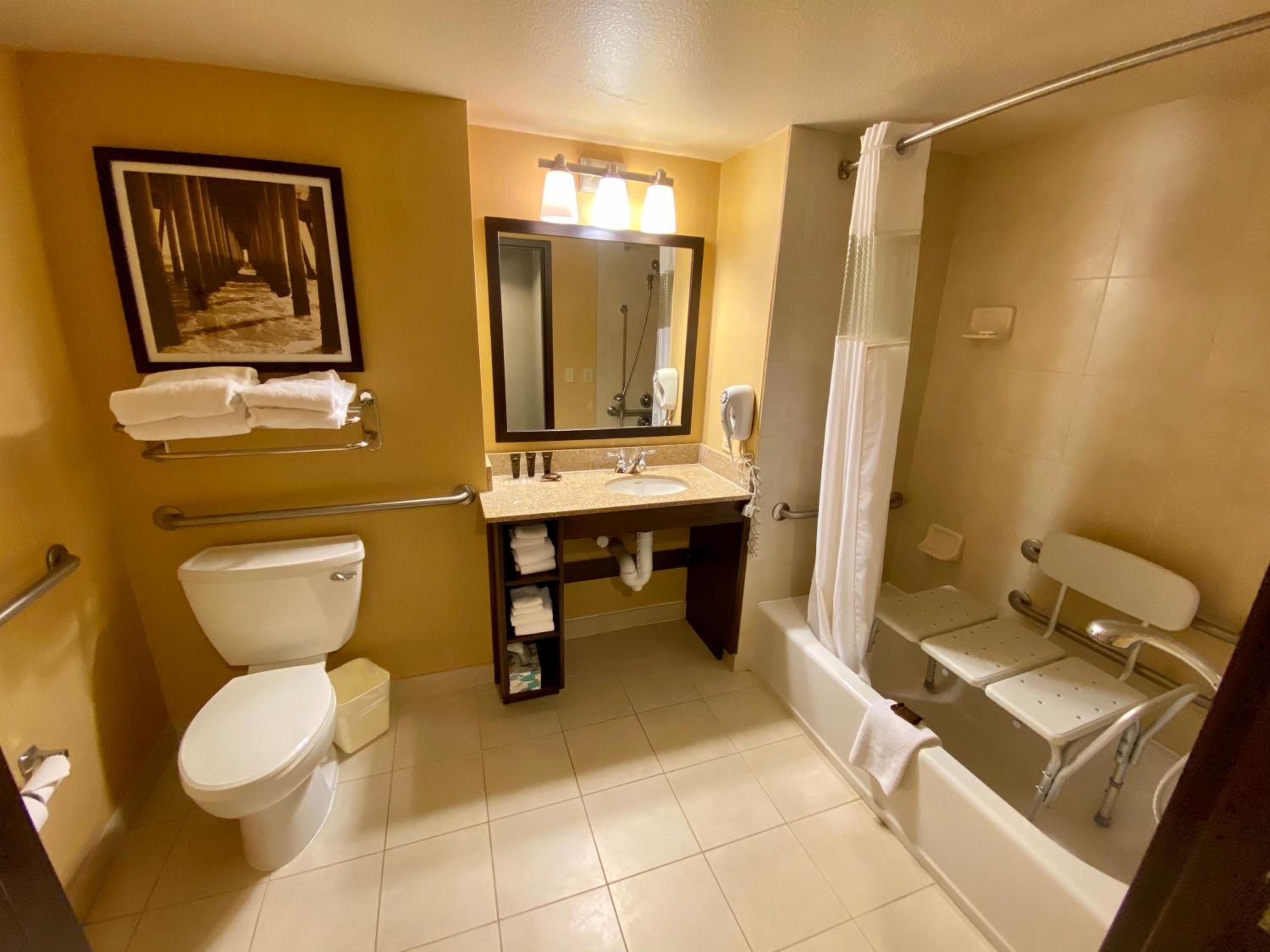 Quadruple Room with Two Queen Beds - Disability Access/Non Smoking