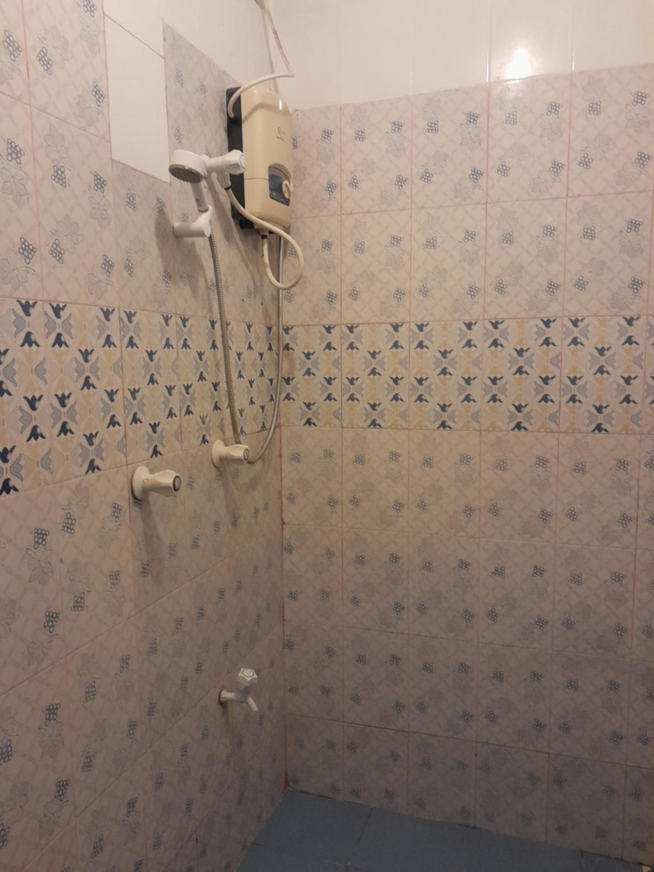 Comfort Triple Room with Shower - Photo 3