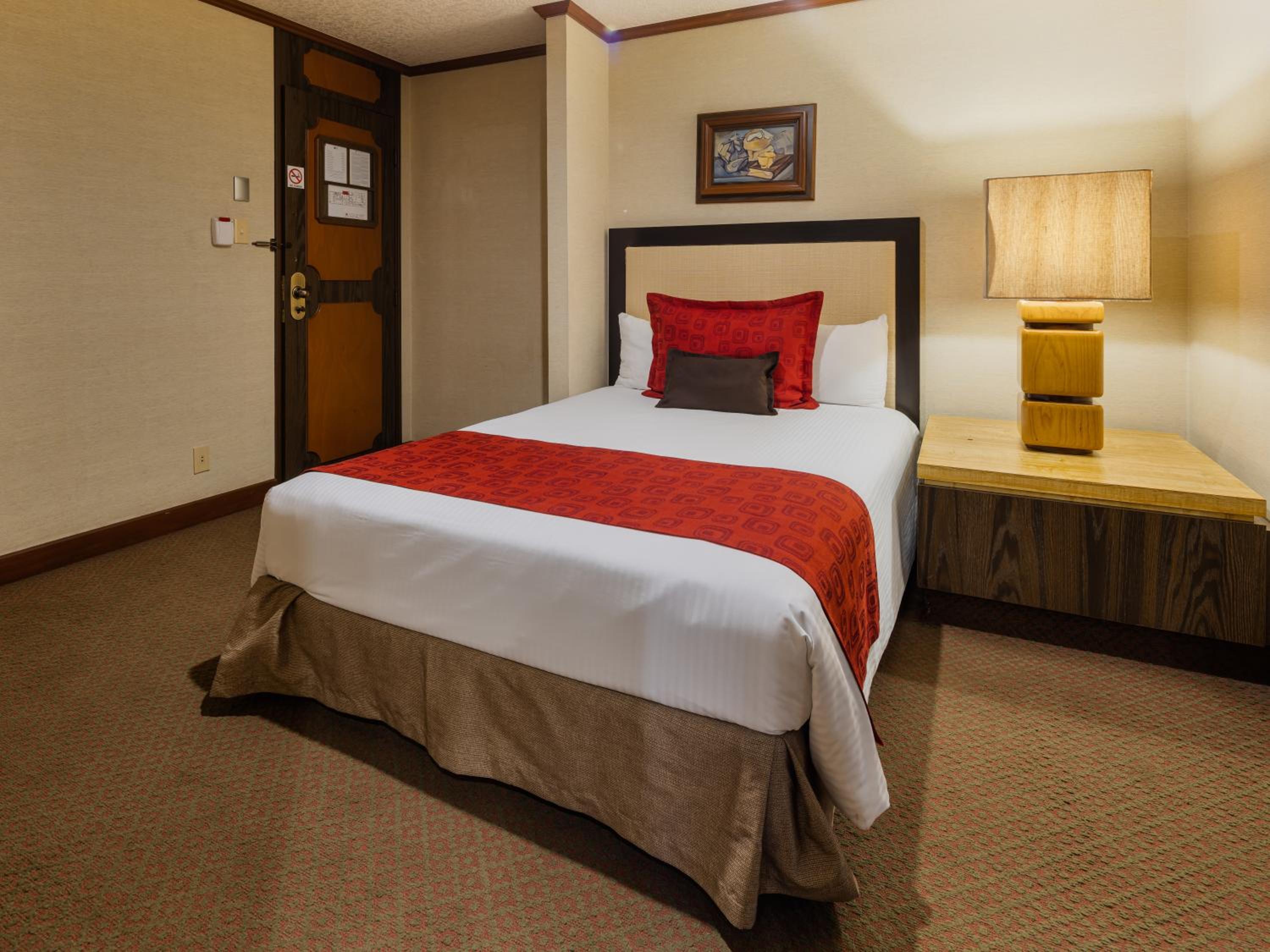 1 Twin Bed, Non-Smoking photo 1