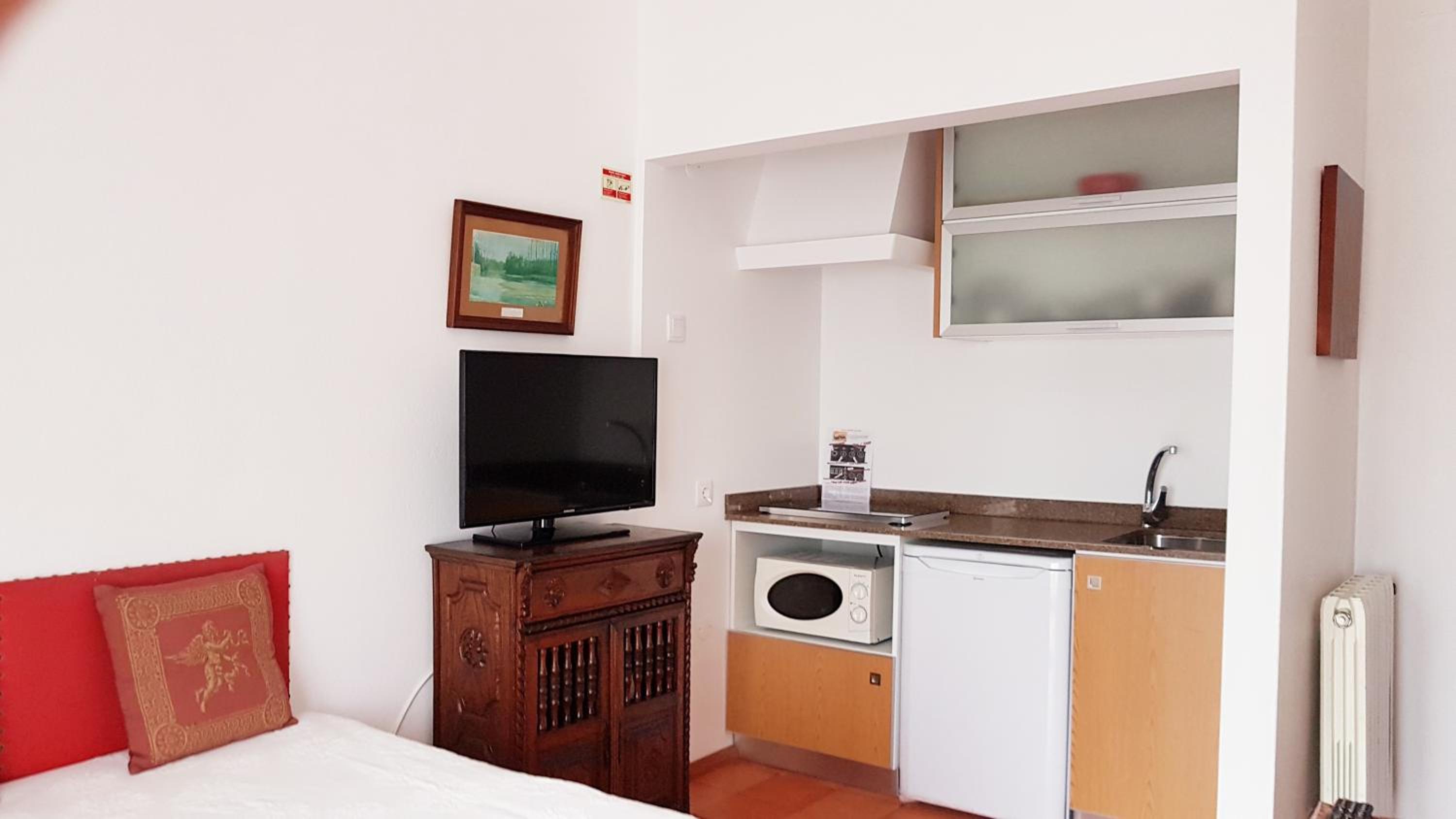 One-Bedroom Apartment - Photo 13