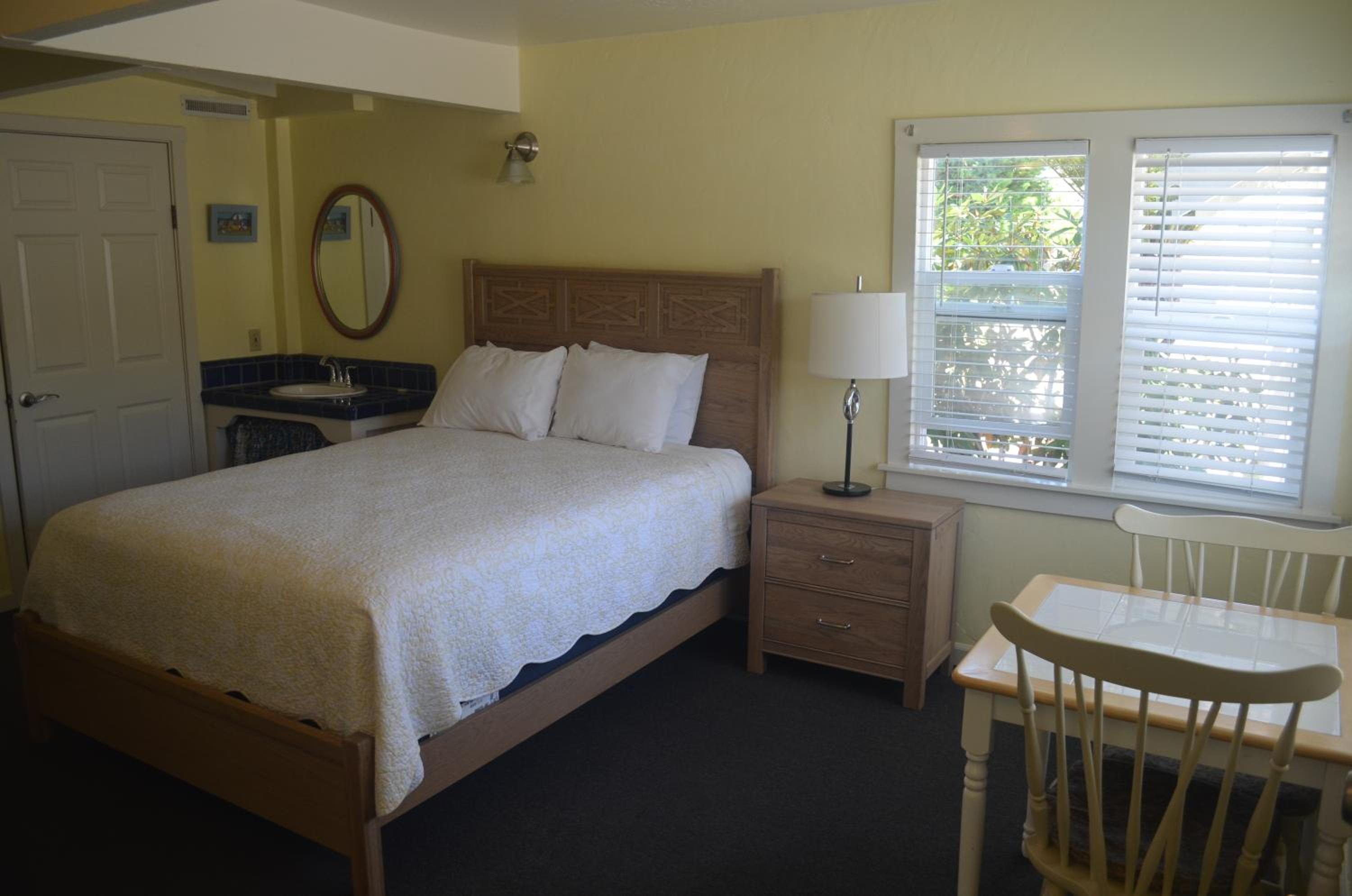 Standard Queen Room photo 1