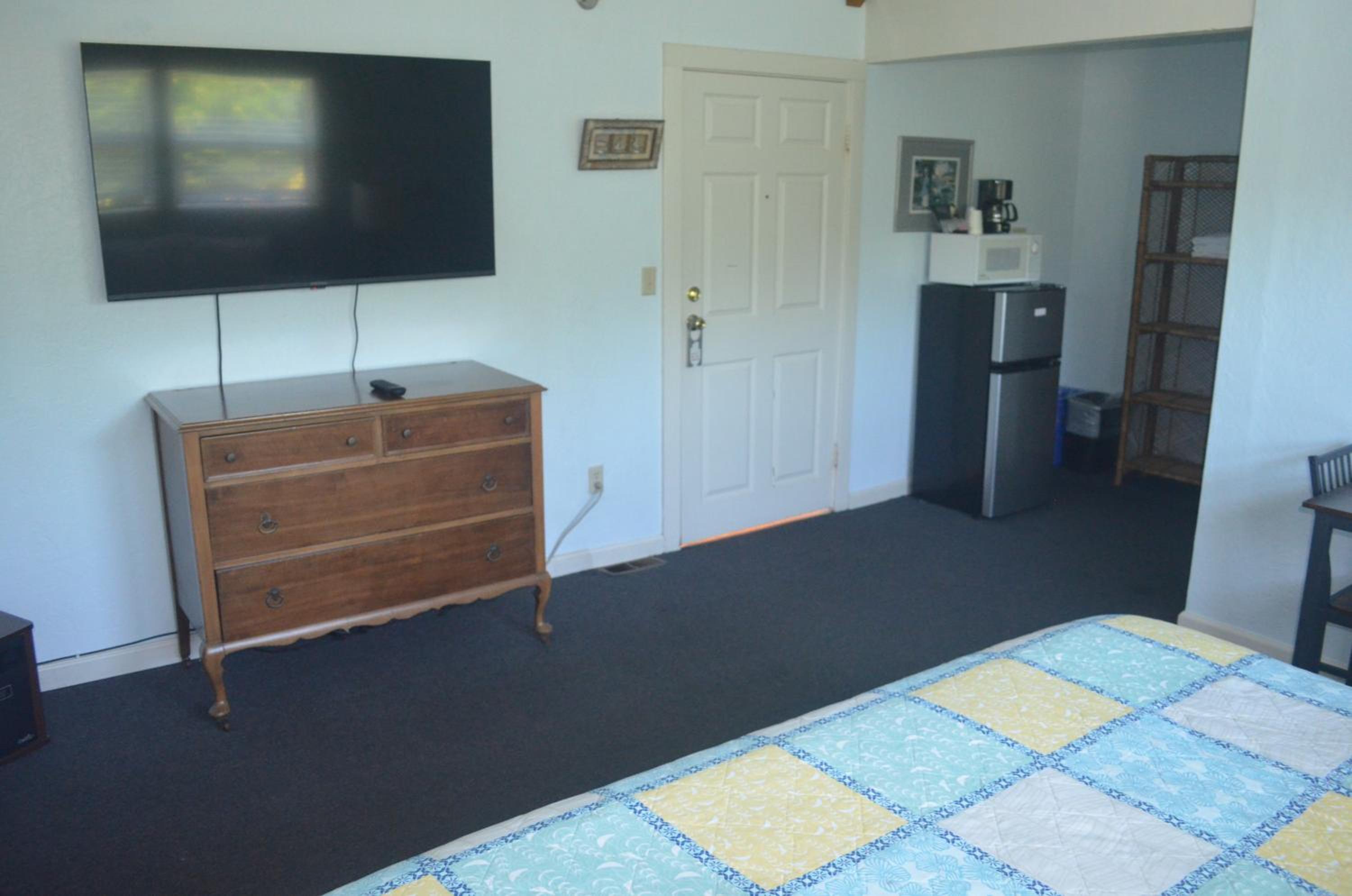 Standard King Room photo 1