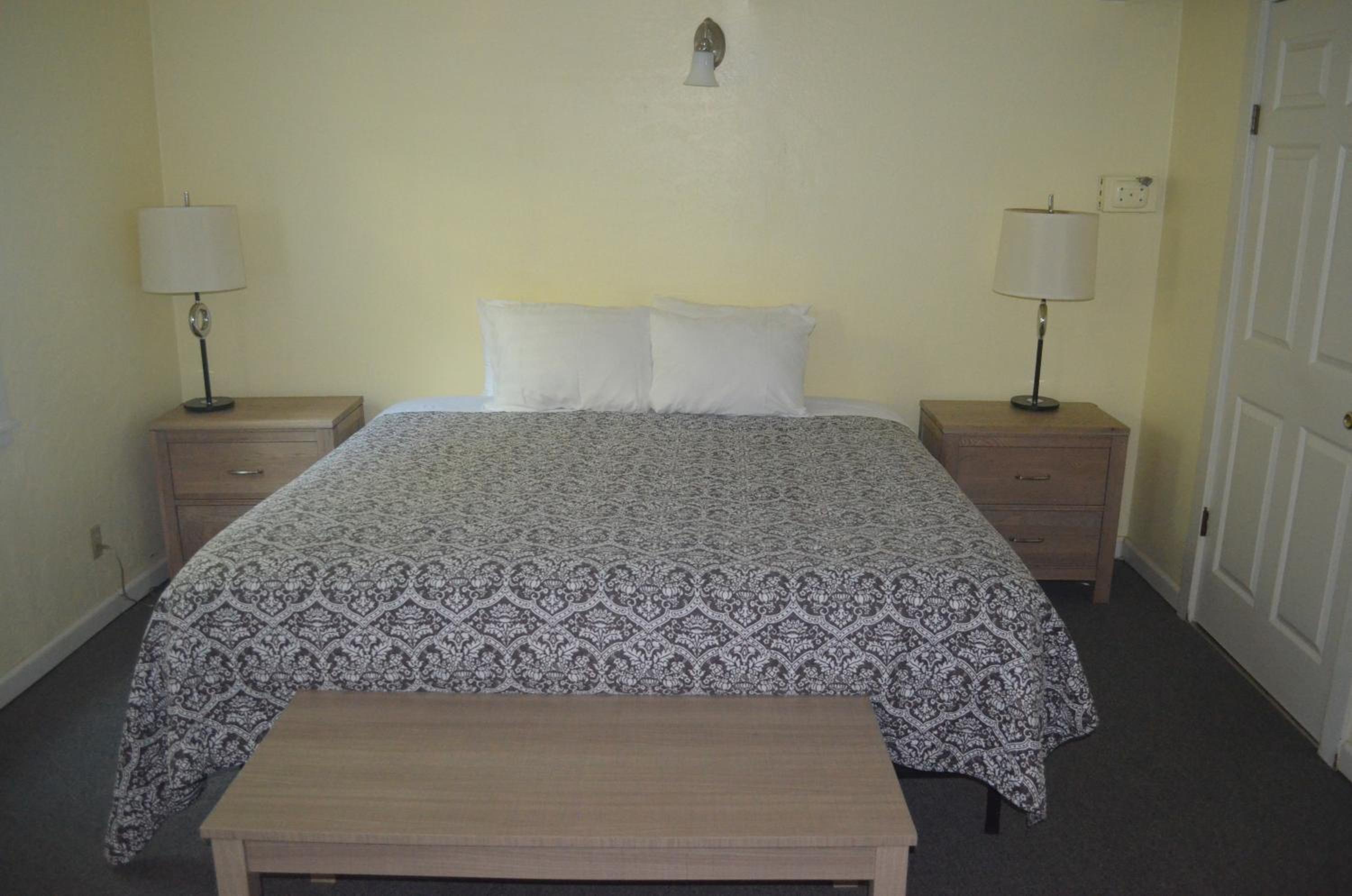 Standard King Room photo 3