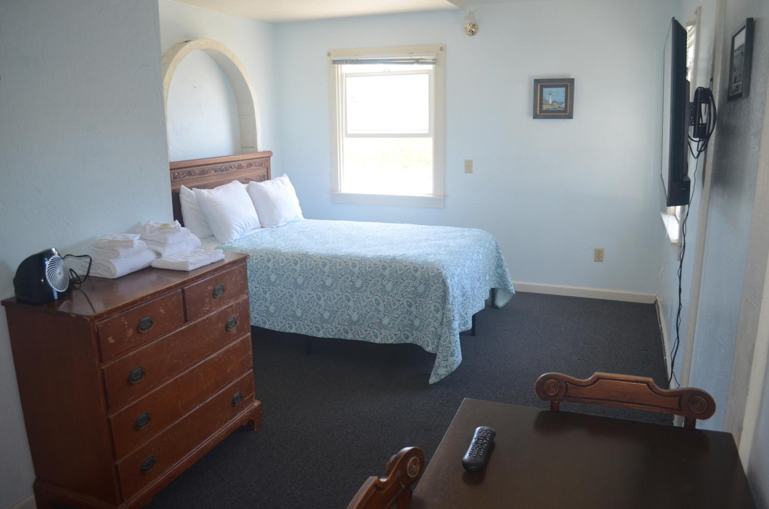 Single Room with Shared Bathroom photo 1