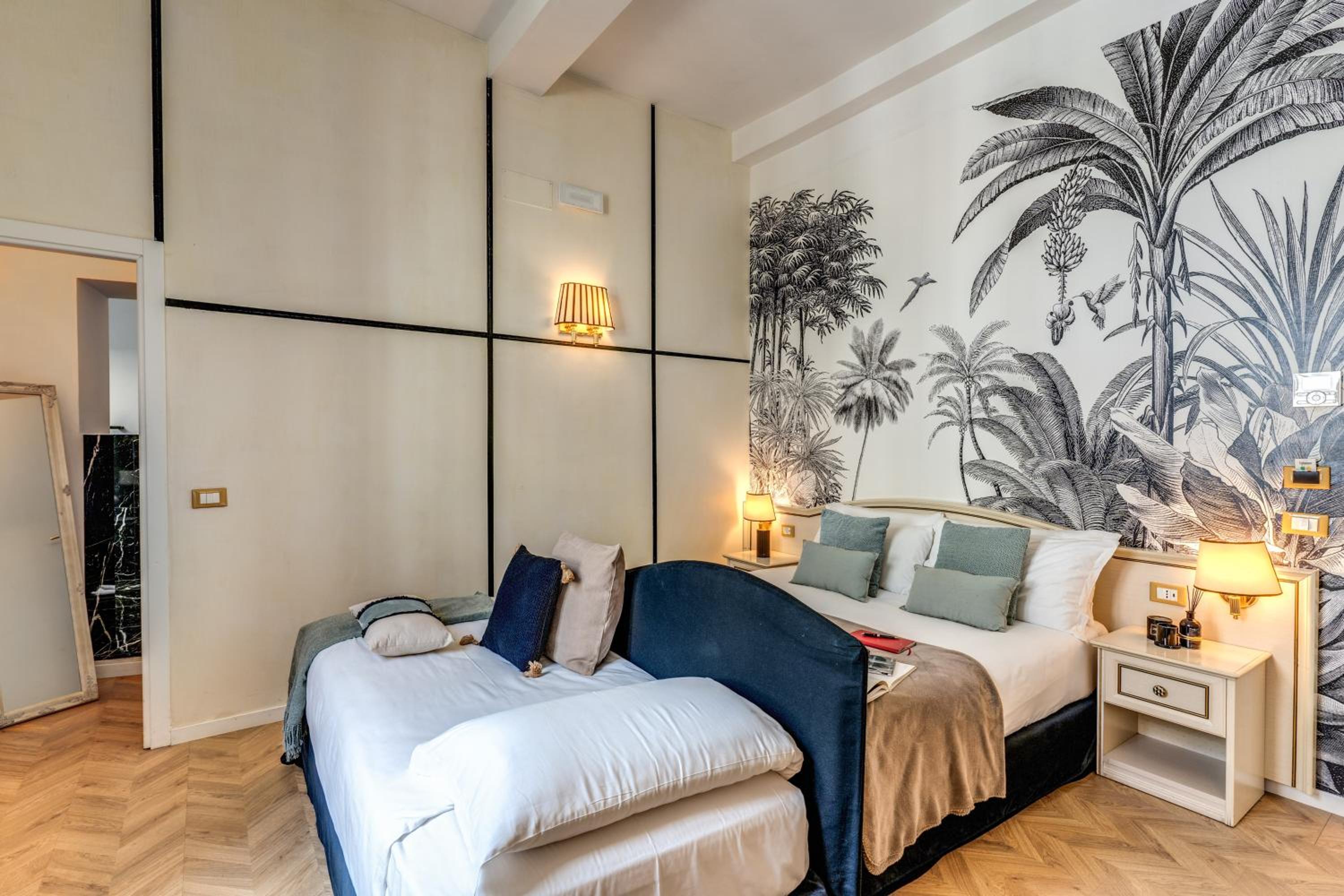 Deluxe King Room photo 2