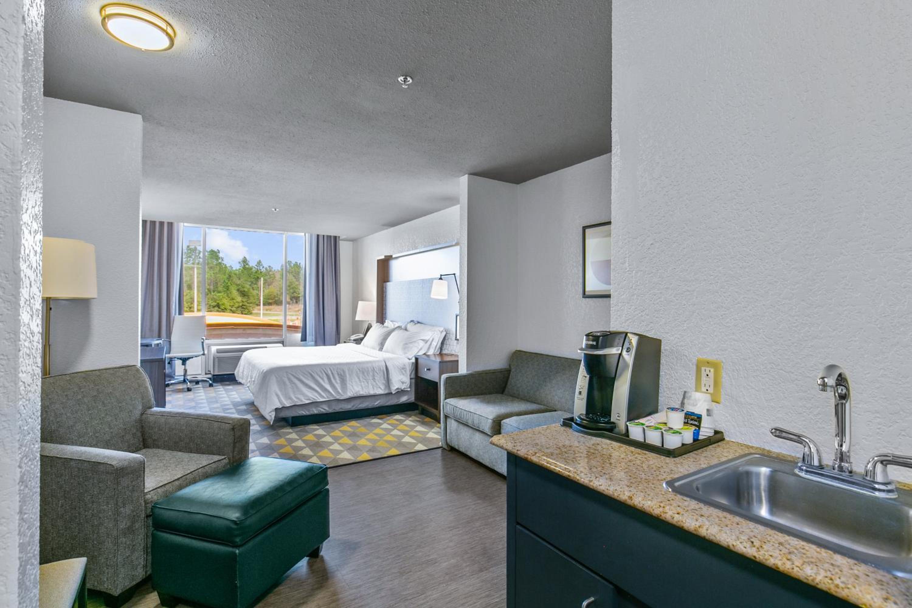 King Suite - Photo 2