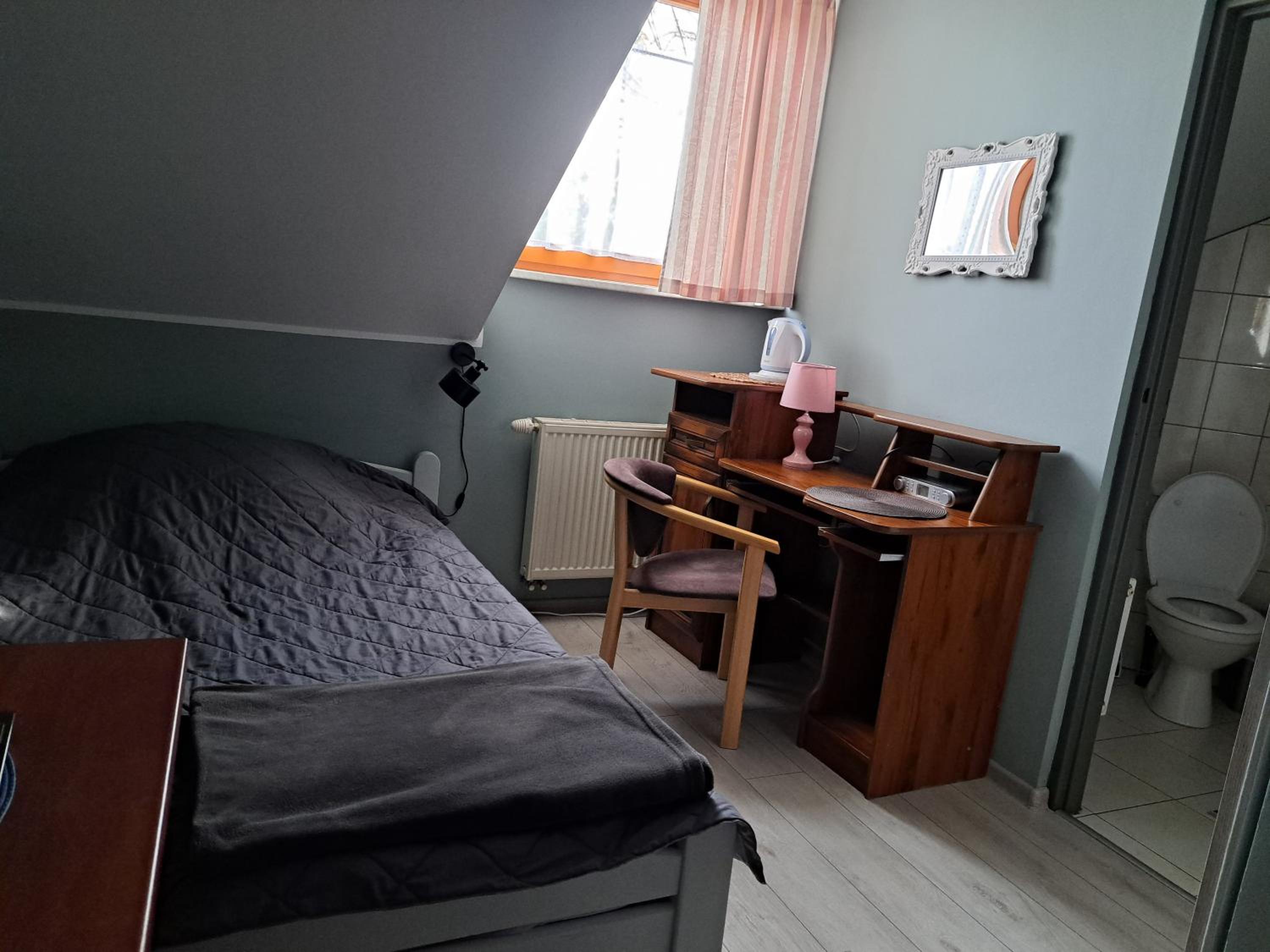 Single Room photo 2
