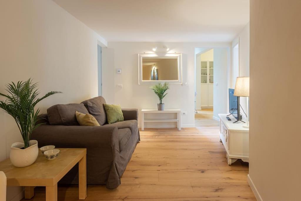 Three-Bedroom Apartment photo 1