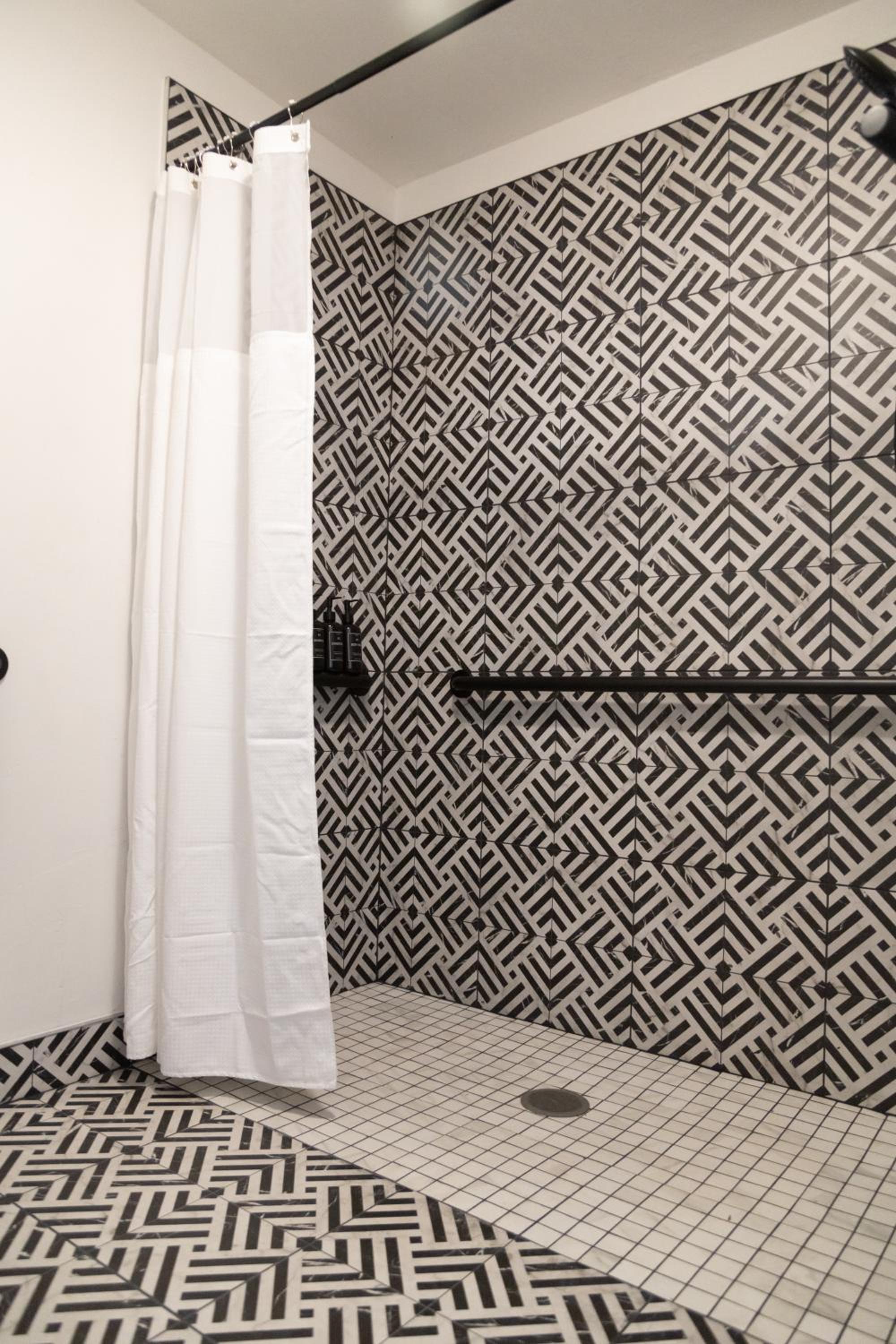 Queen Room - Disability Access
