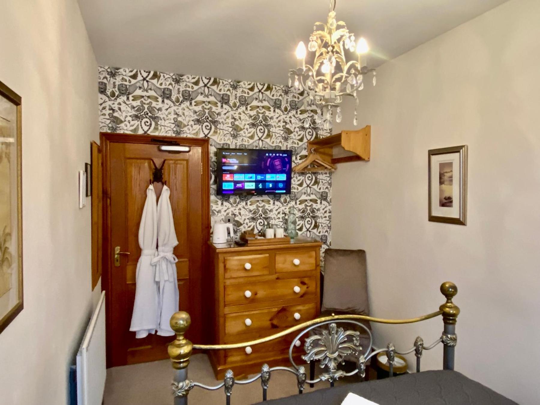 Double Room with Private External Bathroom photo 1