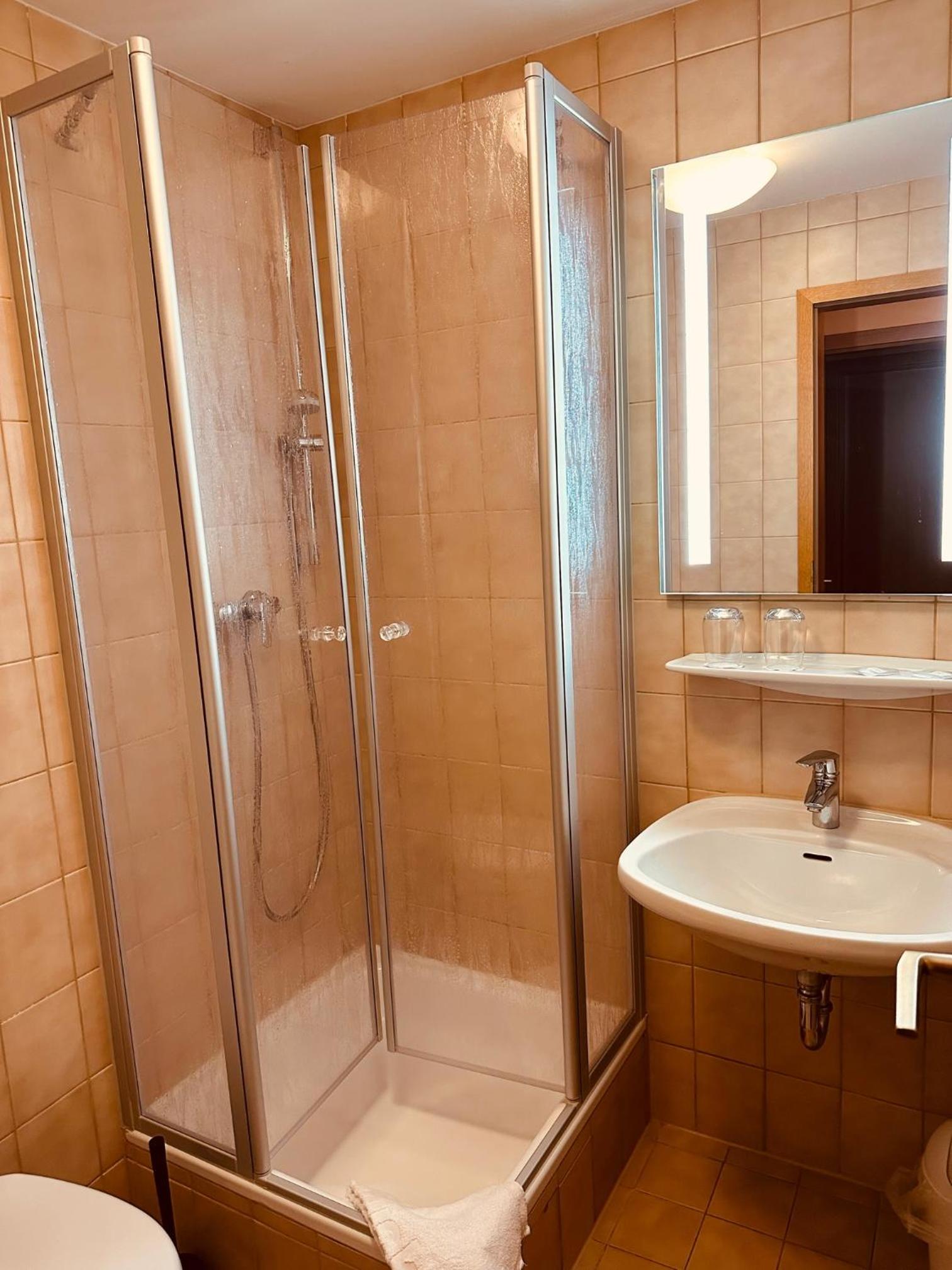 Double Room with view of Rhine river - Photo 4