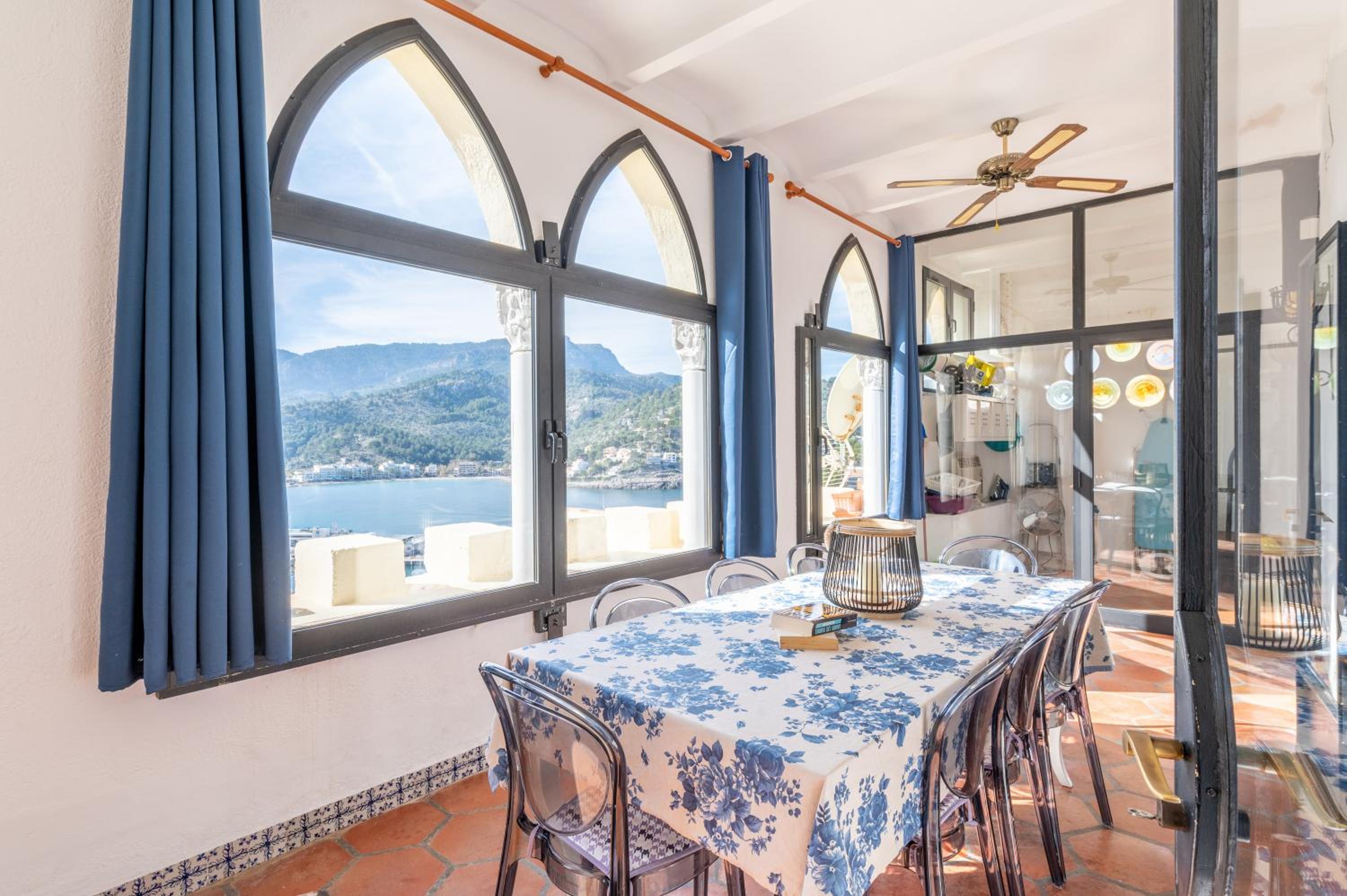 Two-Bedroom Deluxe Apartment with Ocean View photo 3
