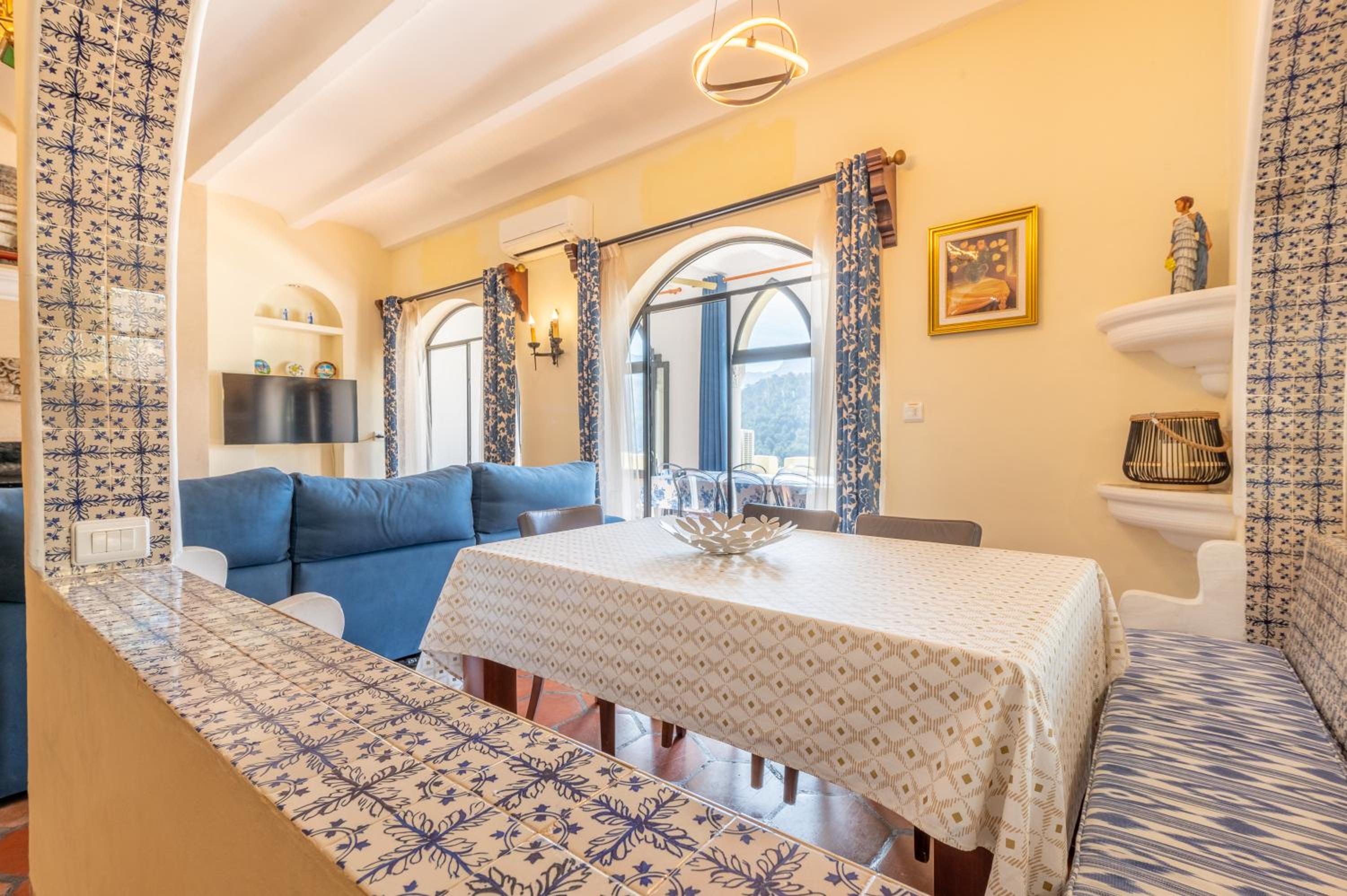 Two-Bedroom Deluxe Apartment with Ocean View photo 2