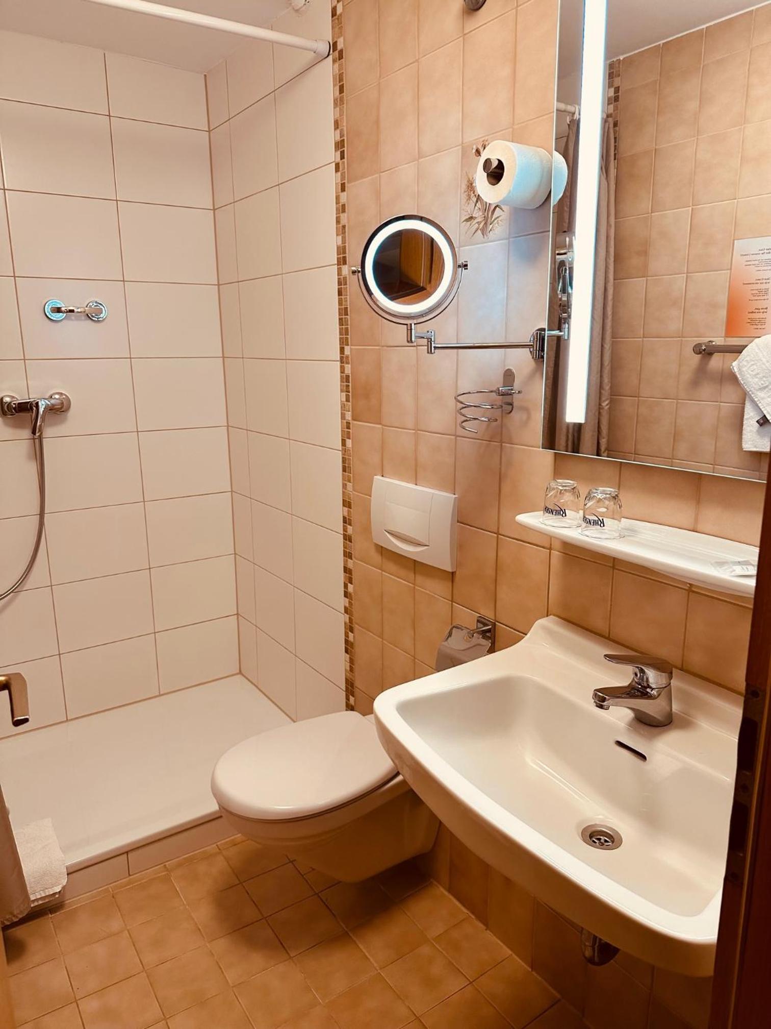 Double Room with view of Rhine river - Photo 7