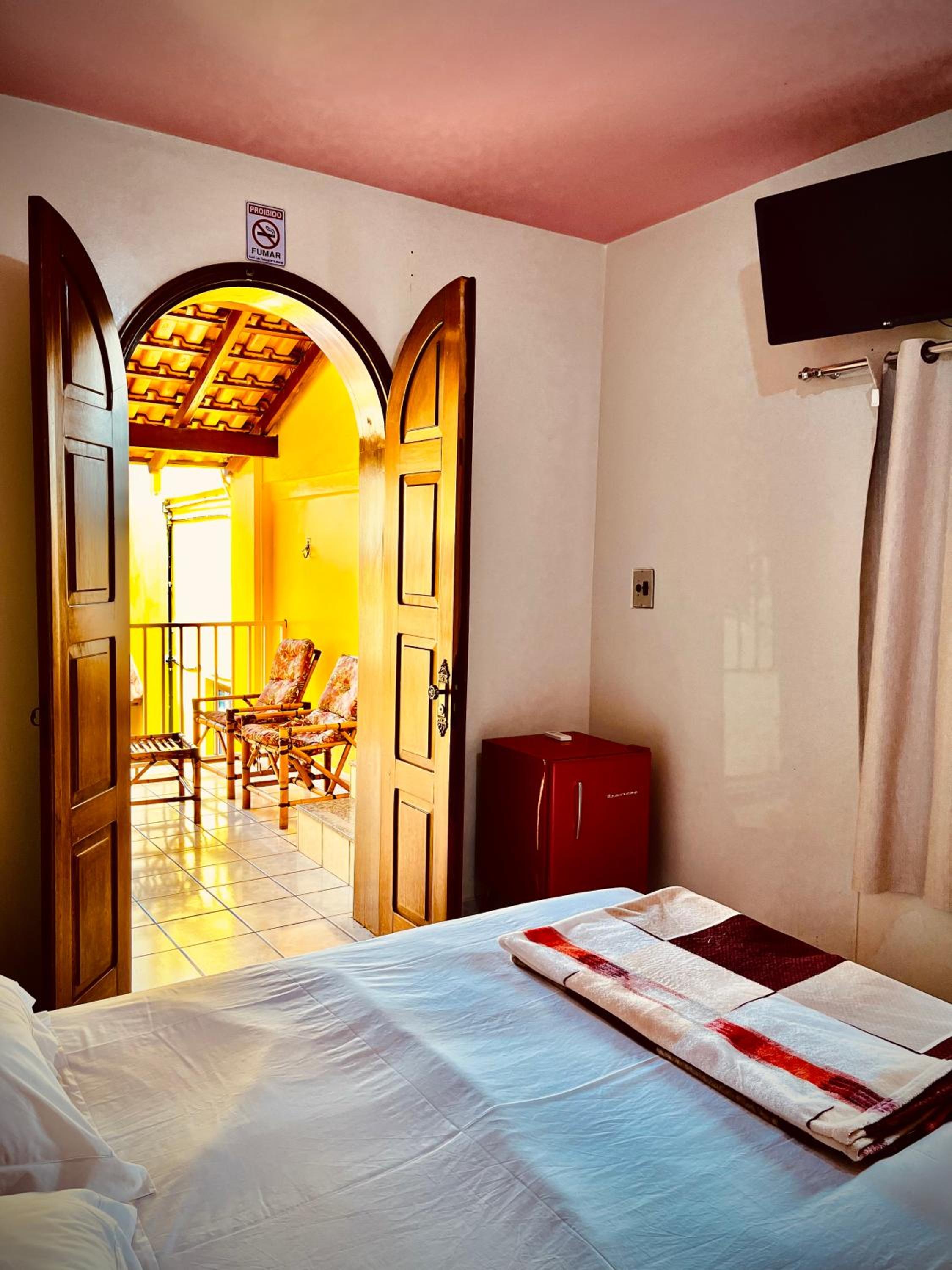 Suite with Balcony - Photo 4