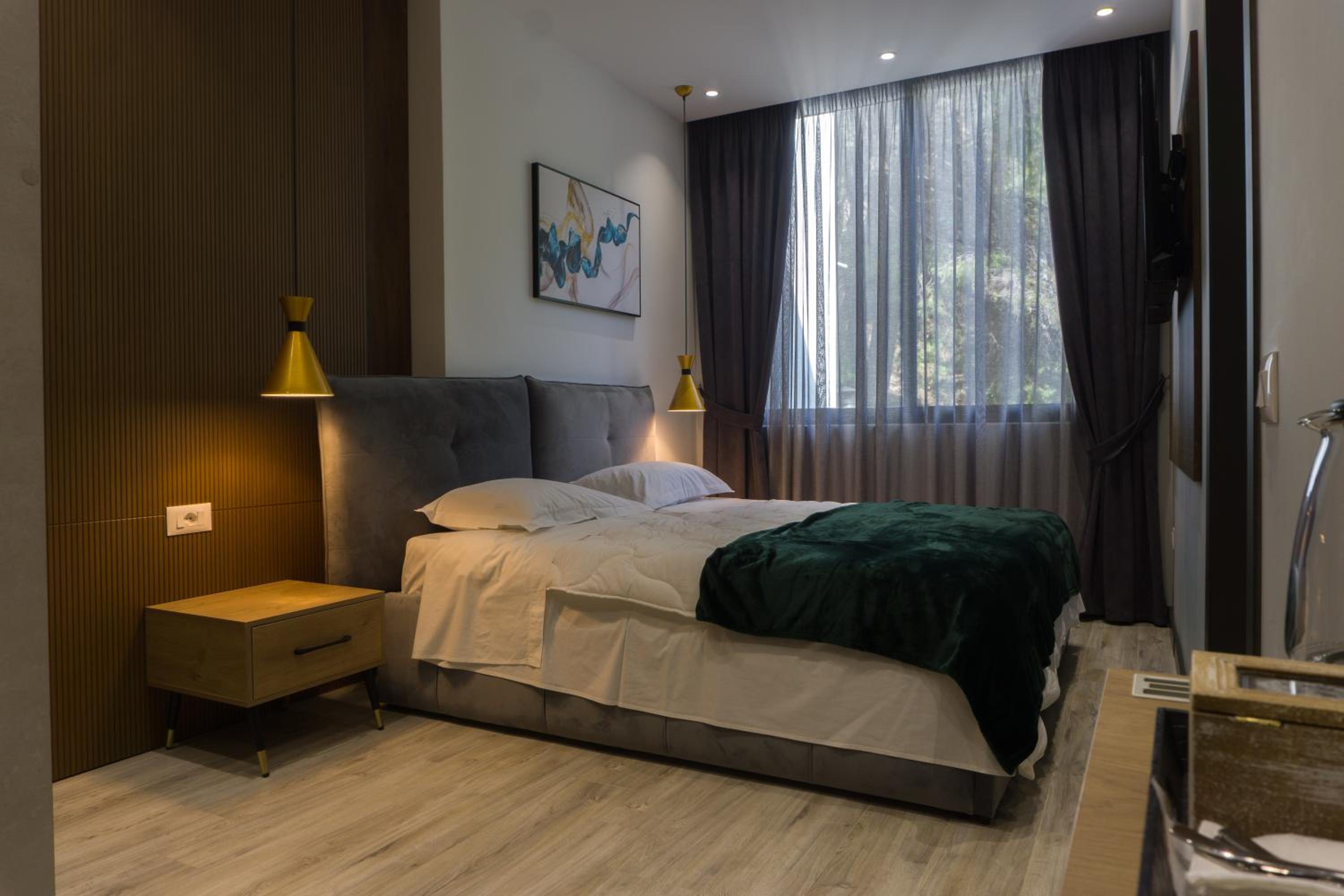 Deluxe Quadruple Room
