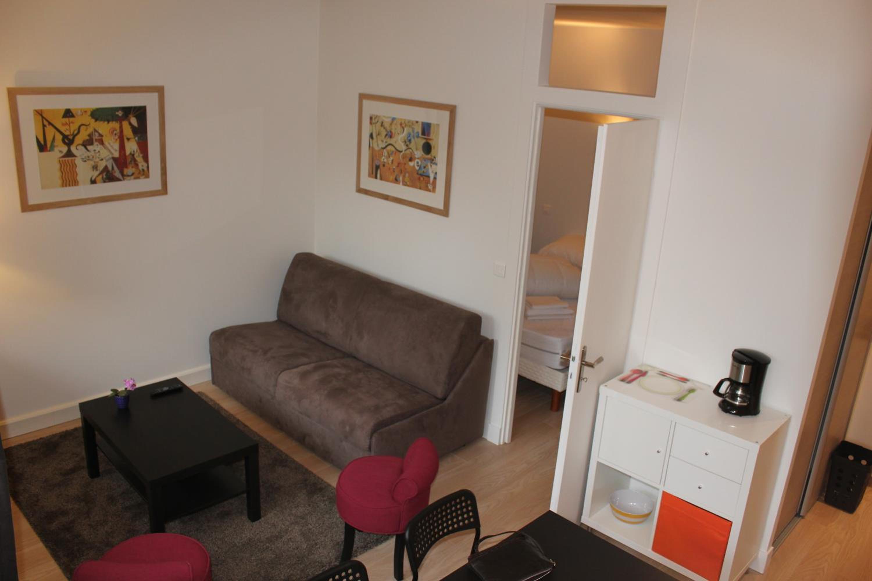 One-Bedroom Apartment photo 3